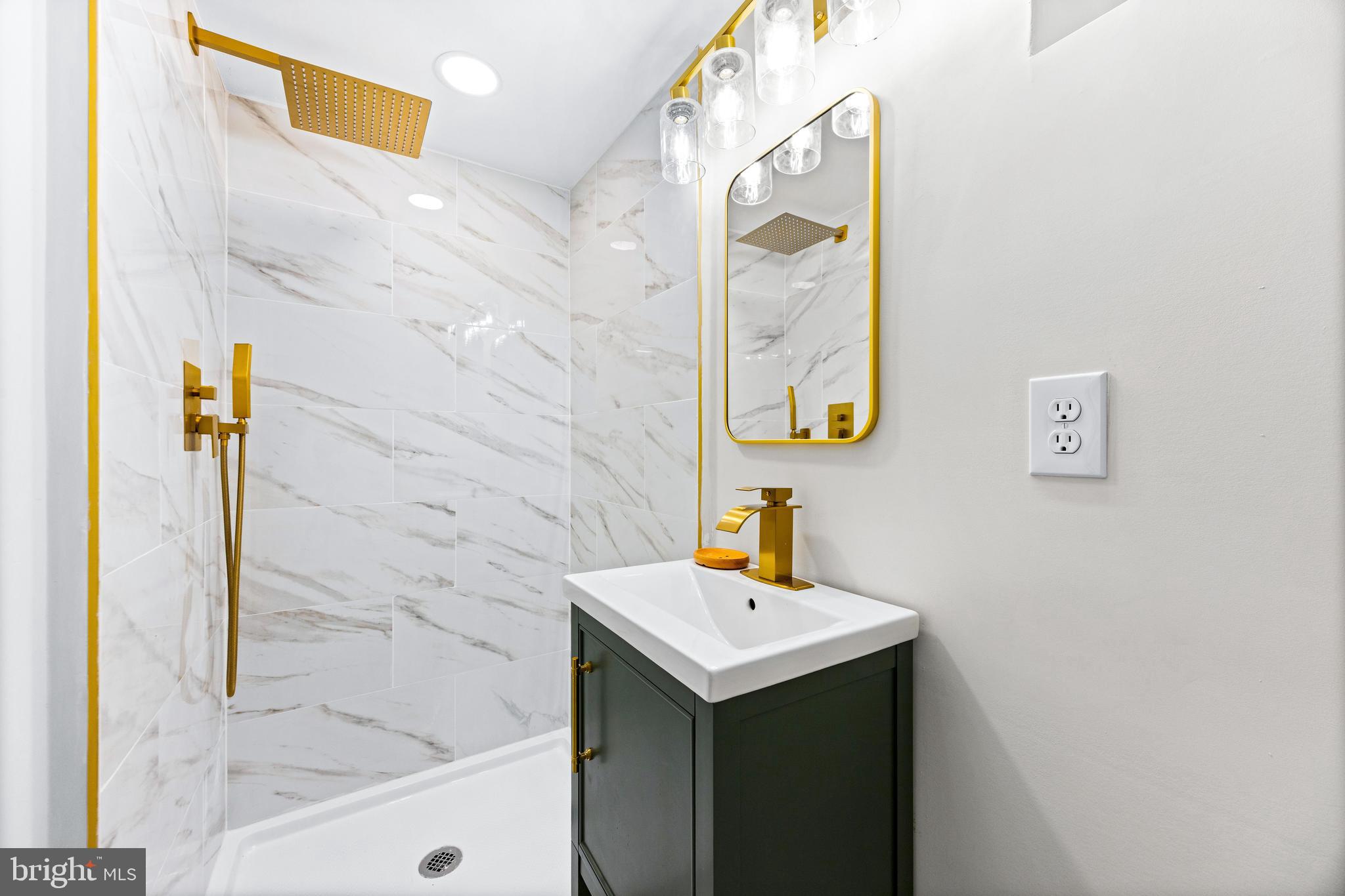 MOUNT WASHINGTON - Residential