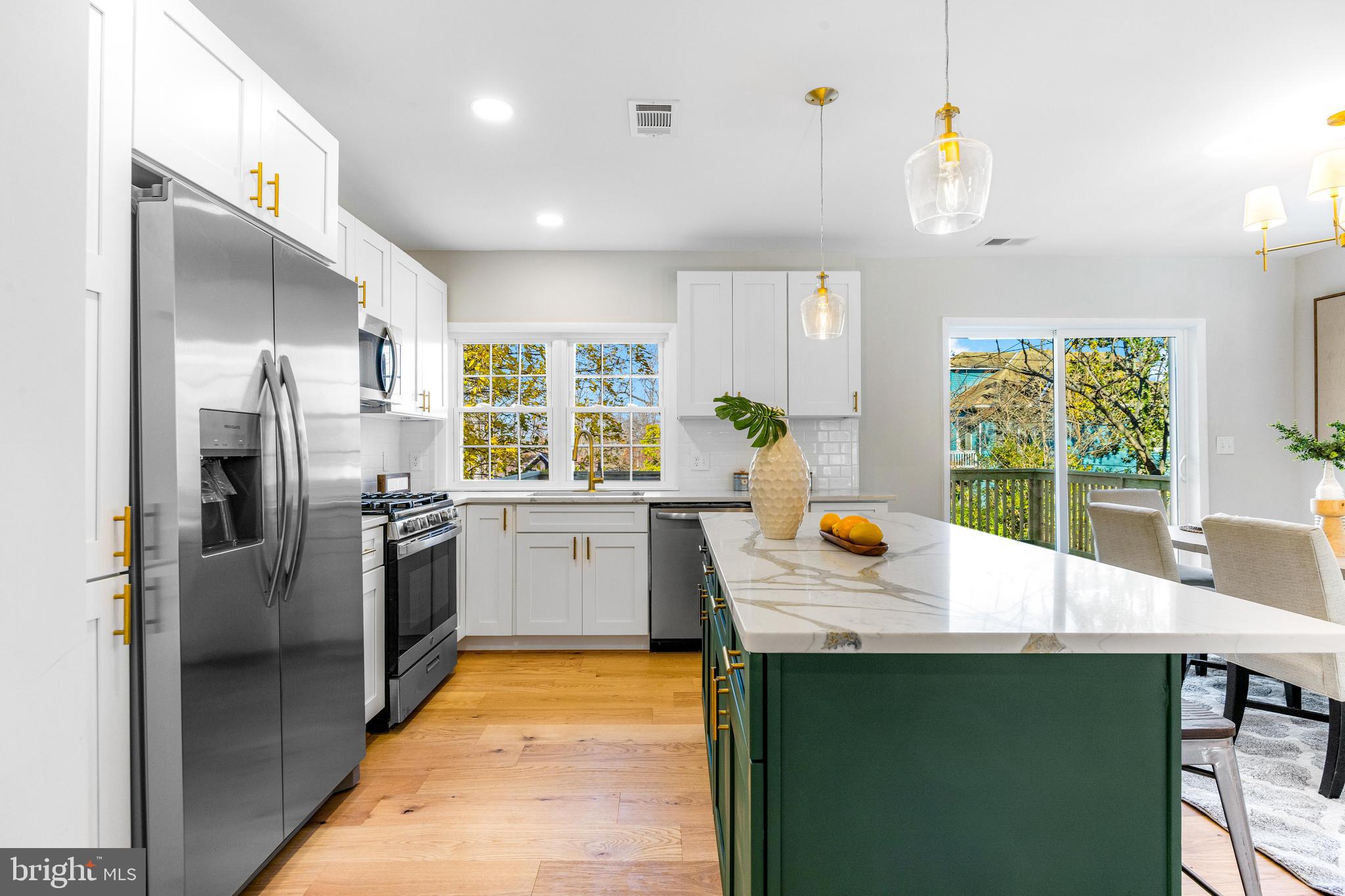 MOUNT WASHINGTON - Residential