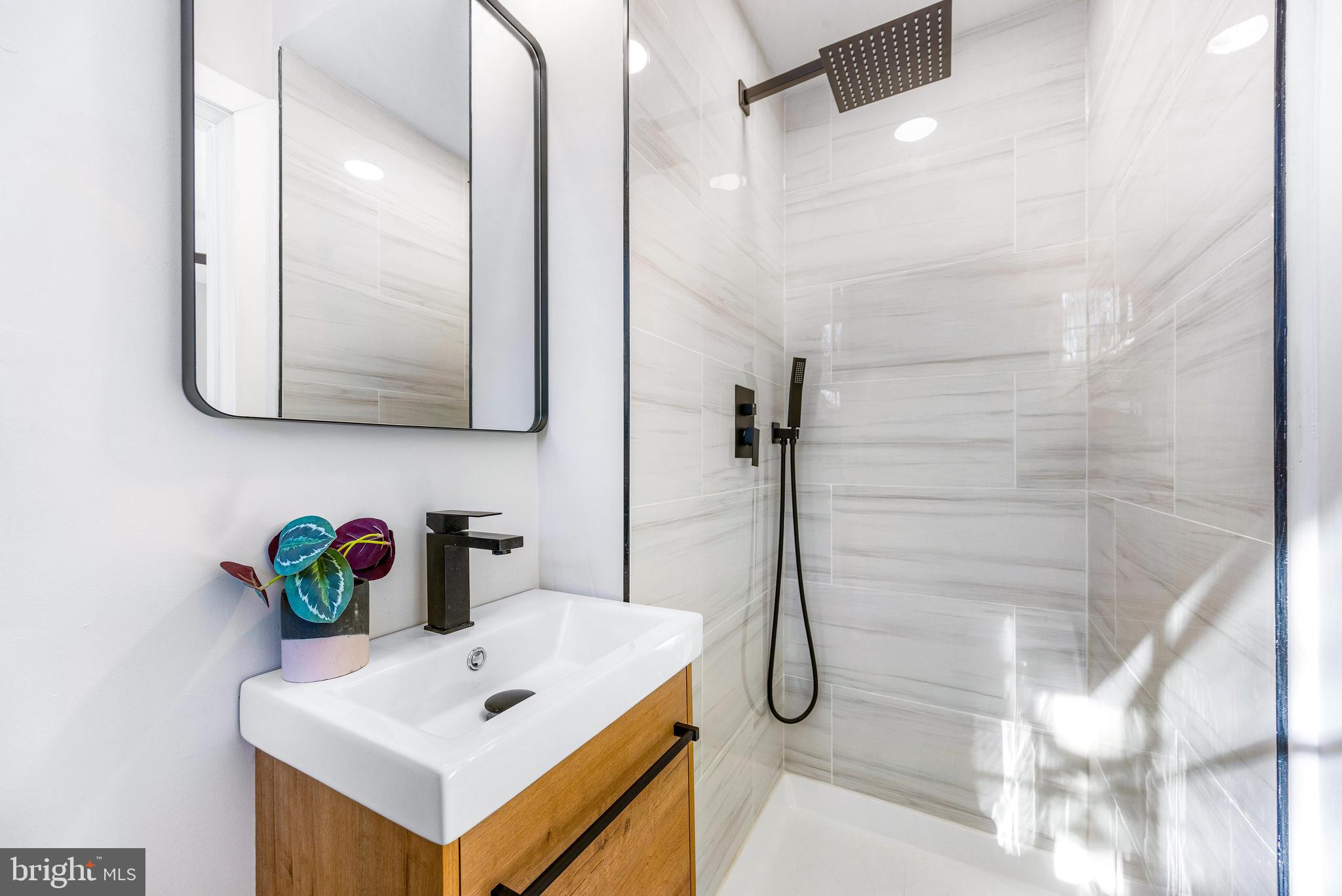 MOUNT WASHINGTON - Residential