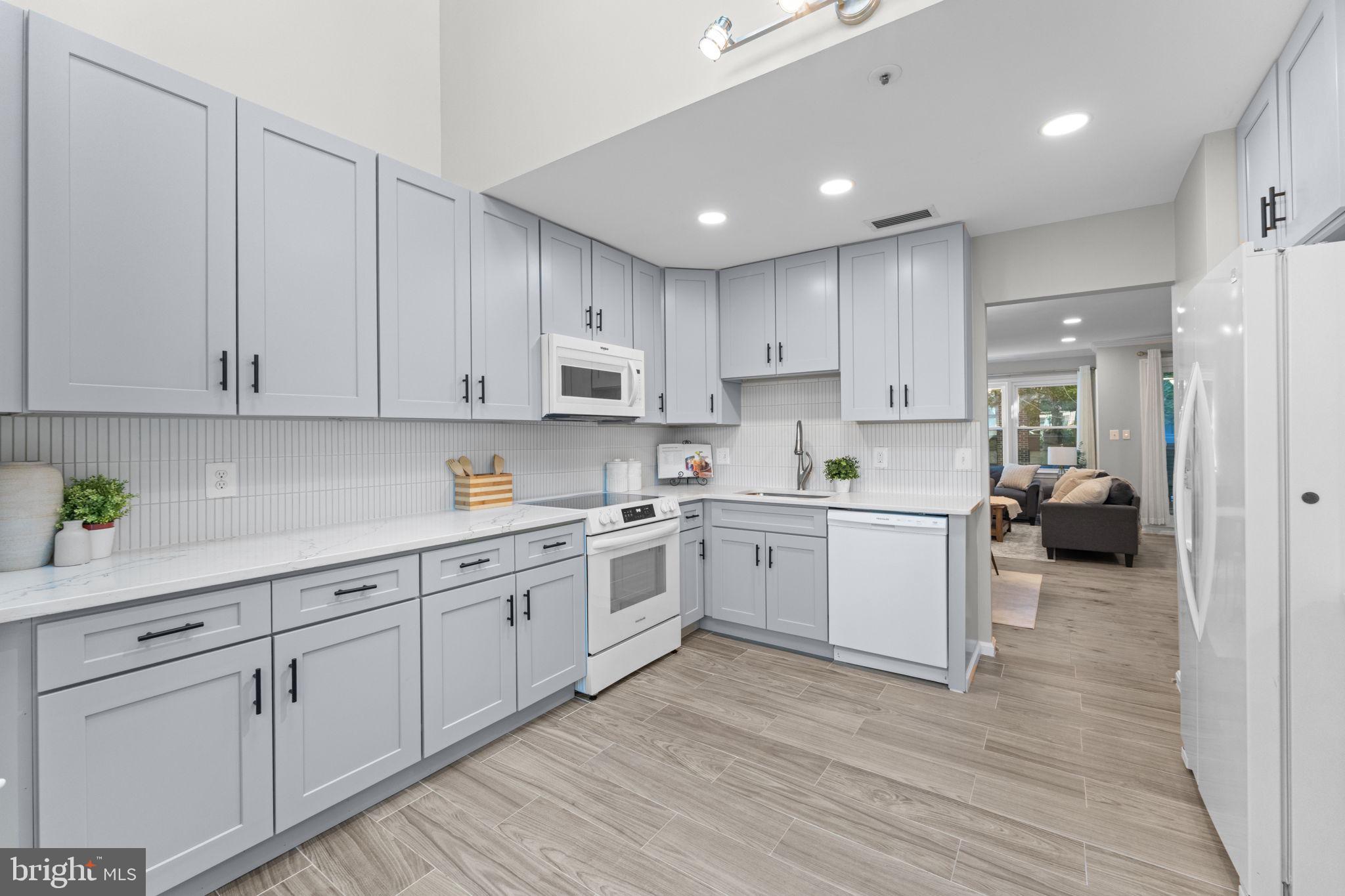 TOWNES OF BALLSTON - Residential