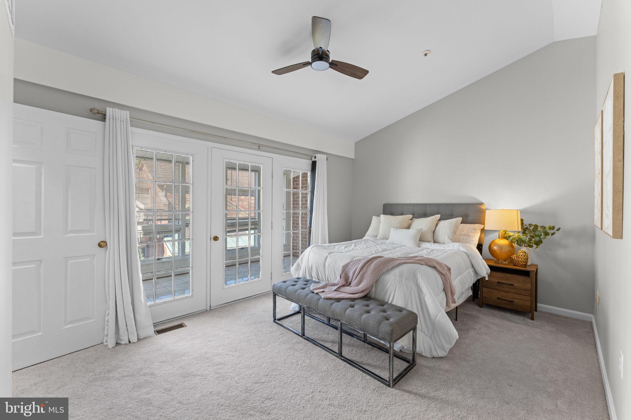 TOWNES OF BALLSTON - Residential