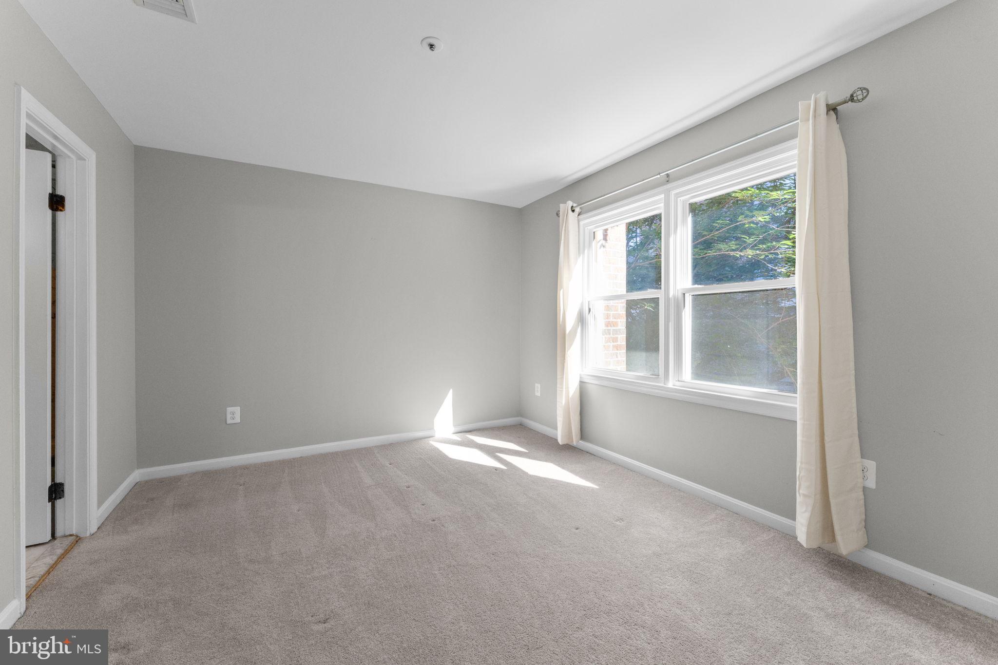 TOWNES OF BALLSTON - Residential