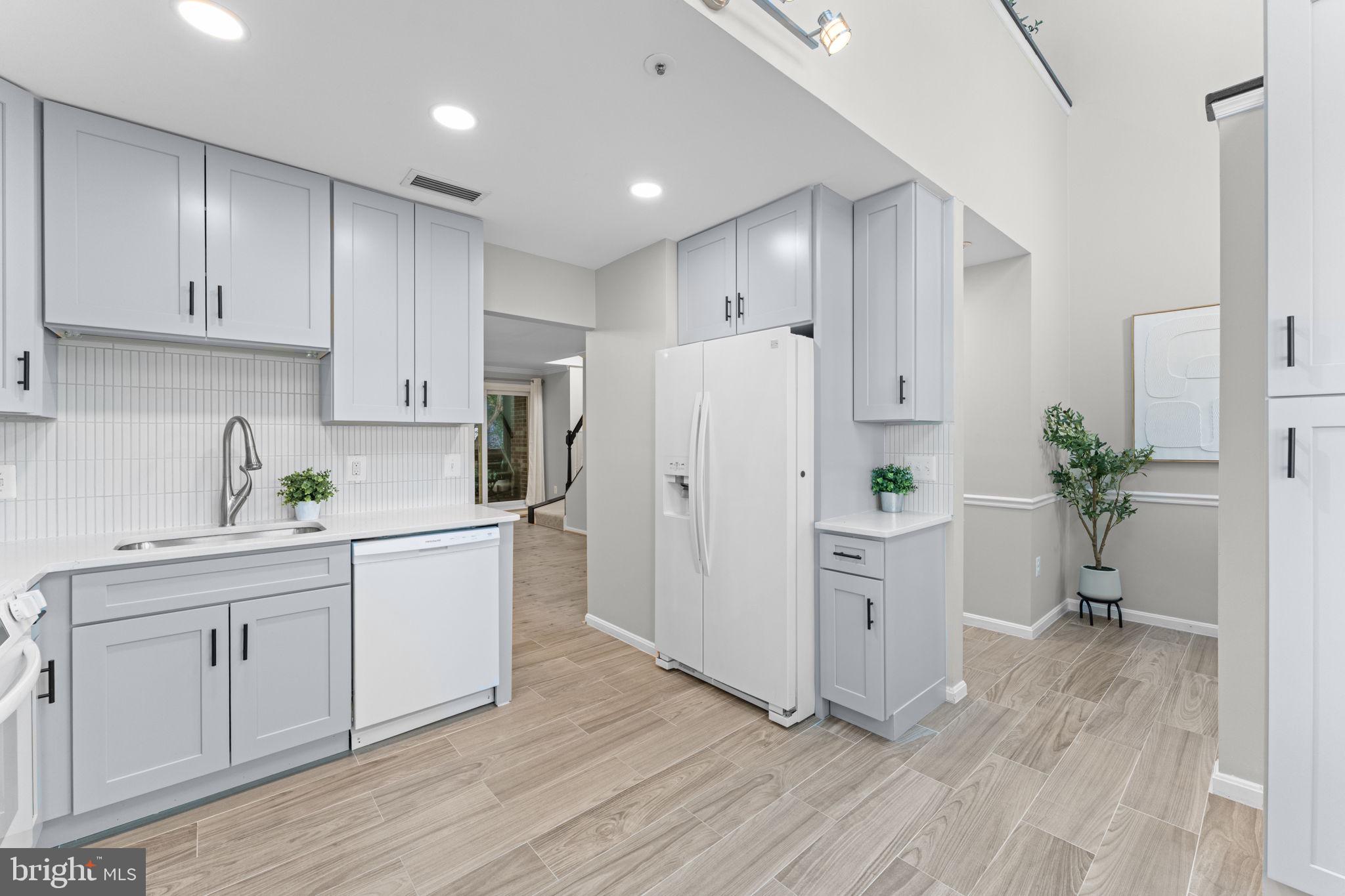 TOWNES OF BALLSTON - Residential