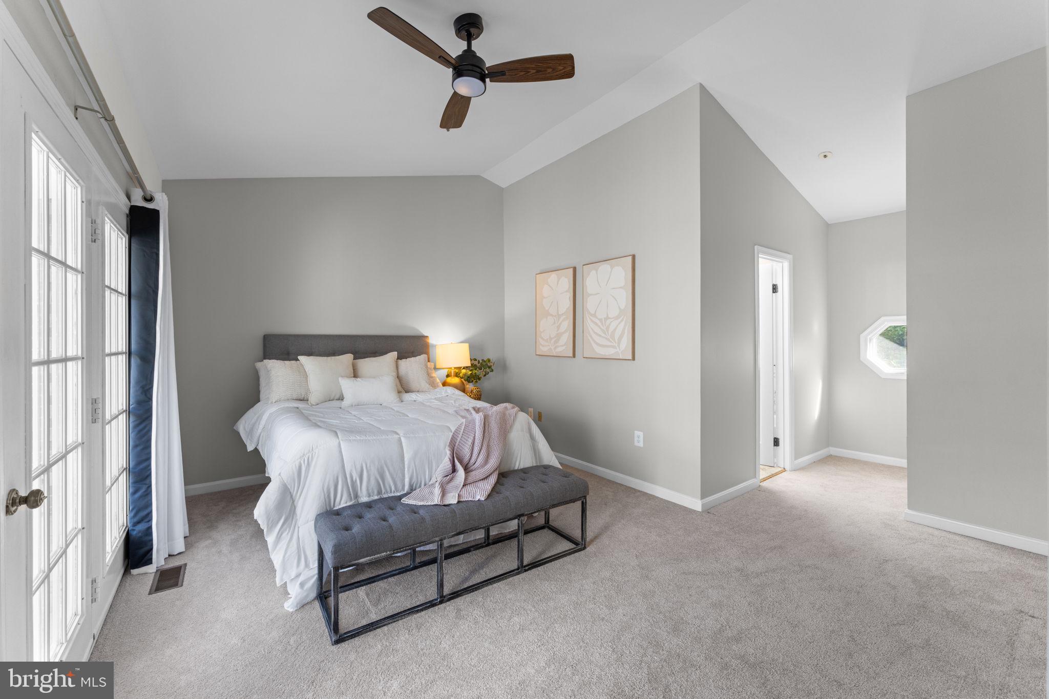 TOWNES OF BALLSTON - Residential