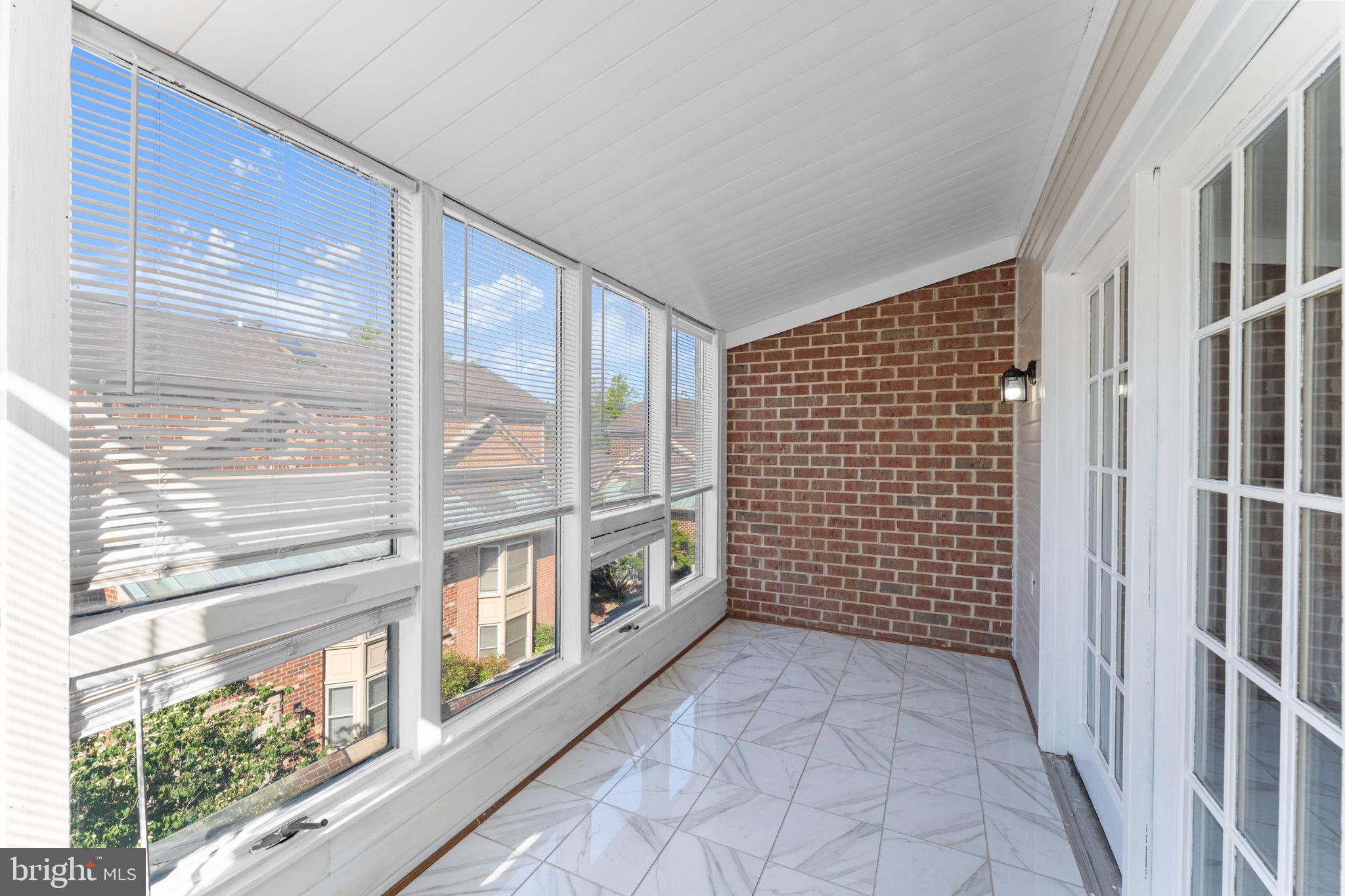 TOWNES OF BALLSTON - Residential
