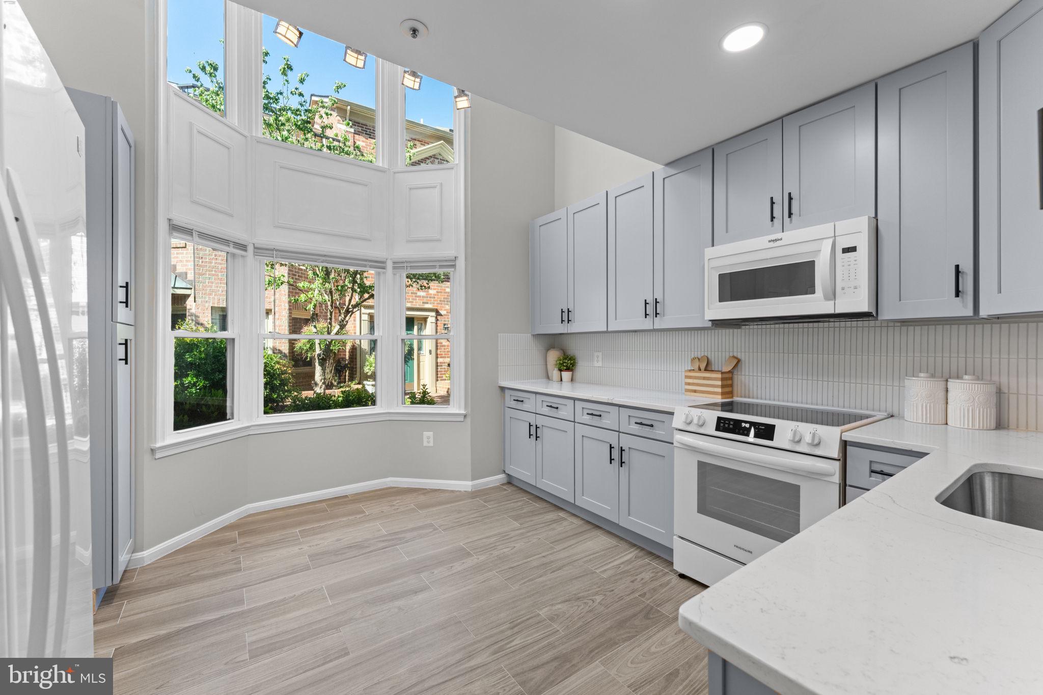TOWNES OF BALLSTON - Residential