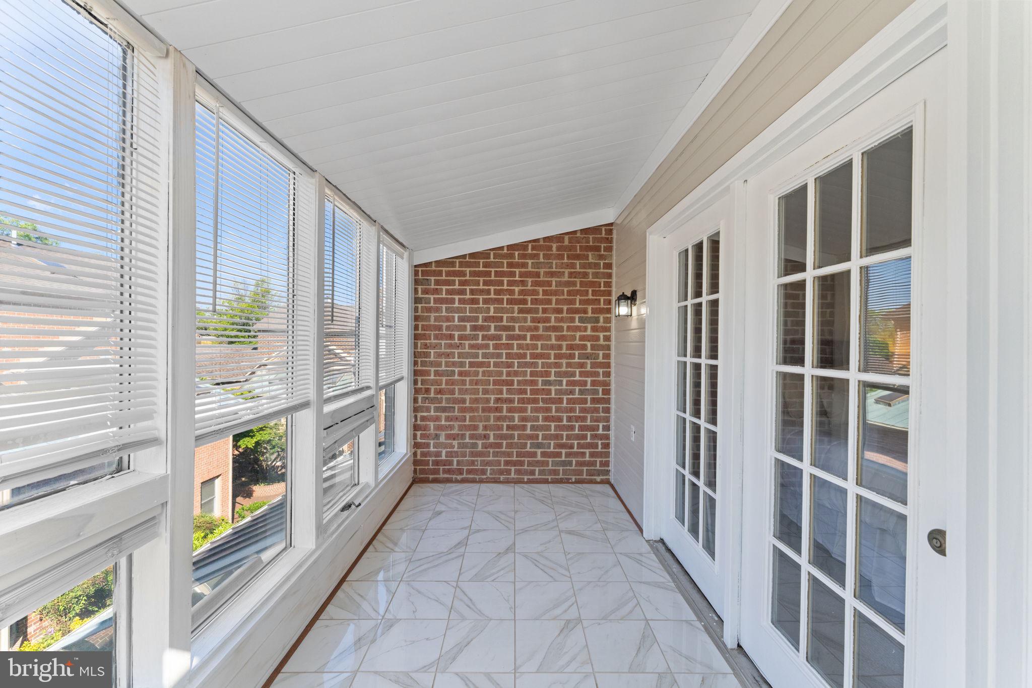 TOWNES OF BALLSTON - Residential