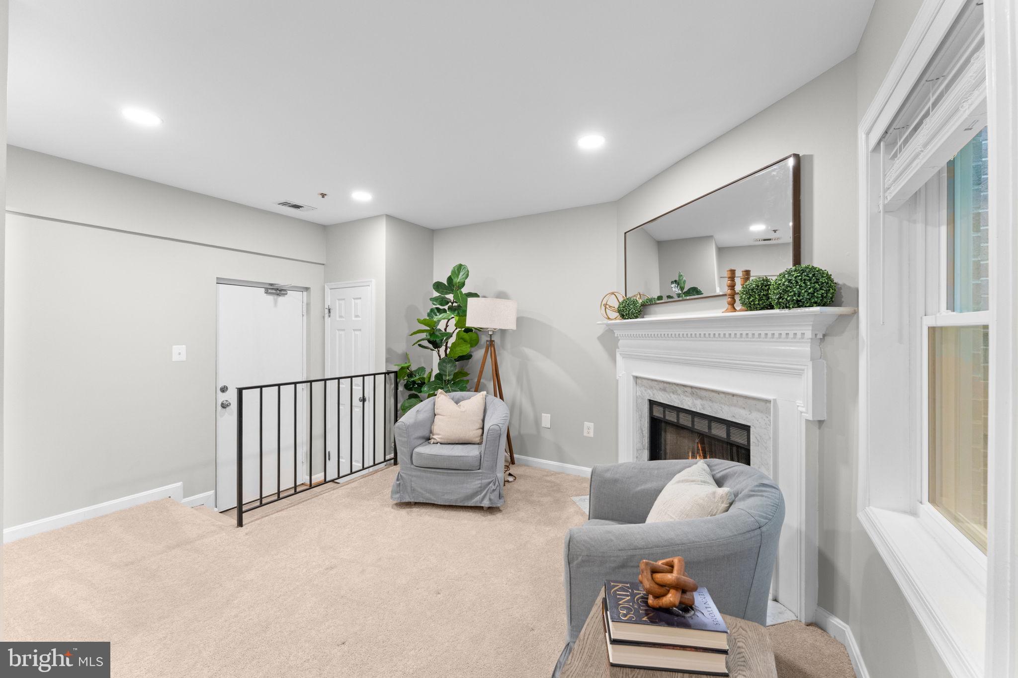 TOWNES OF BALLSTON - Residential