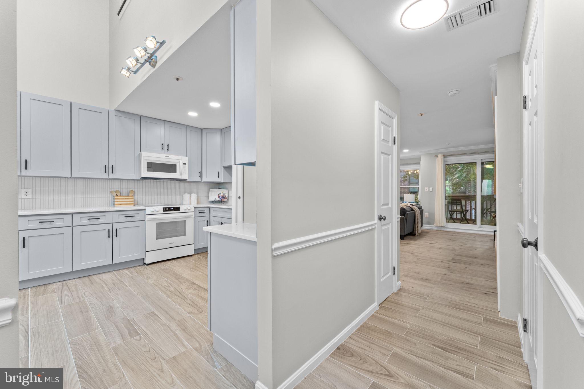 TOWNES OF BALLSTON - Residential
