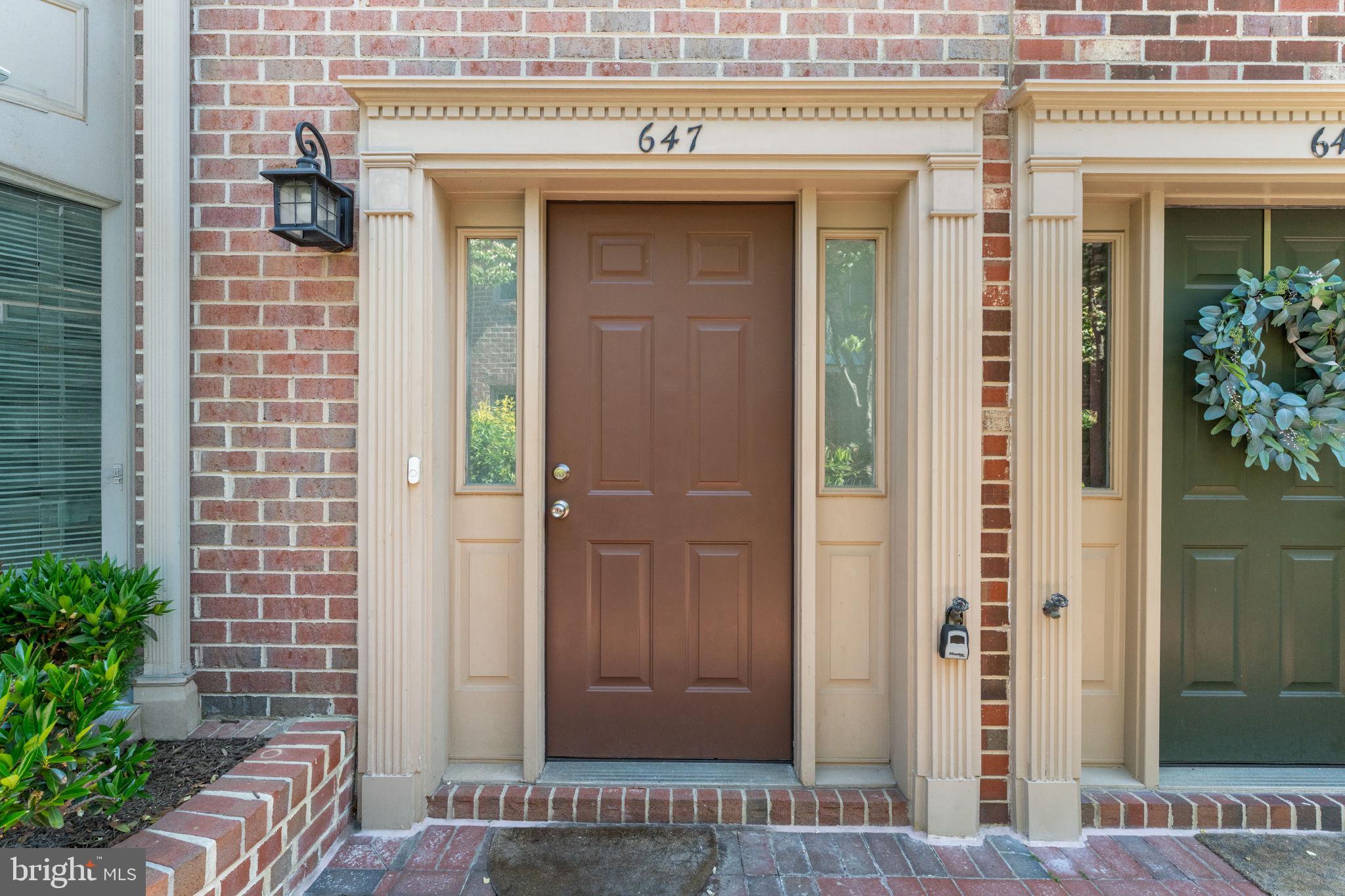 TOWNES OF BALLSTON - Residential
