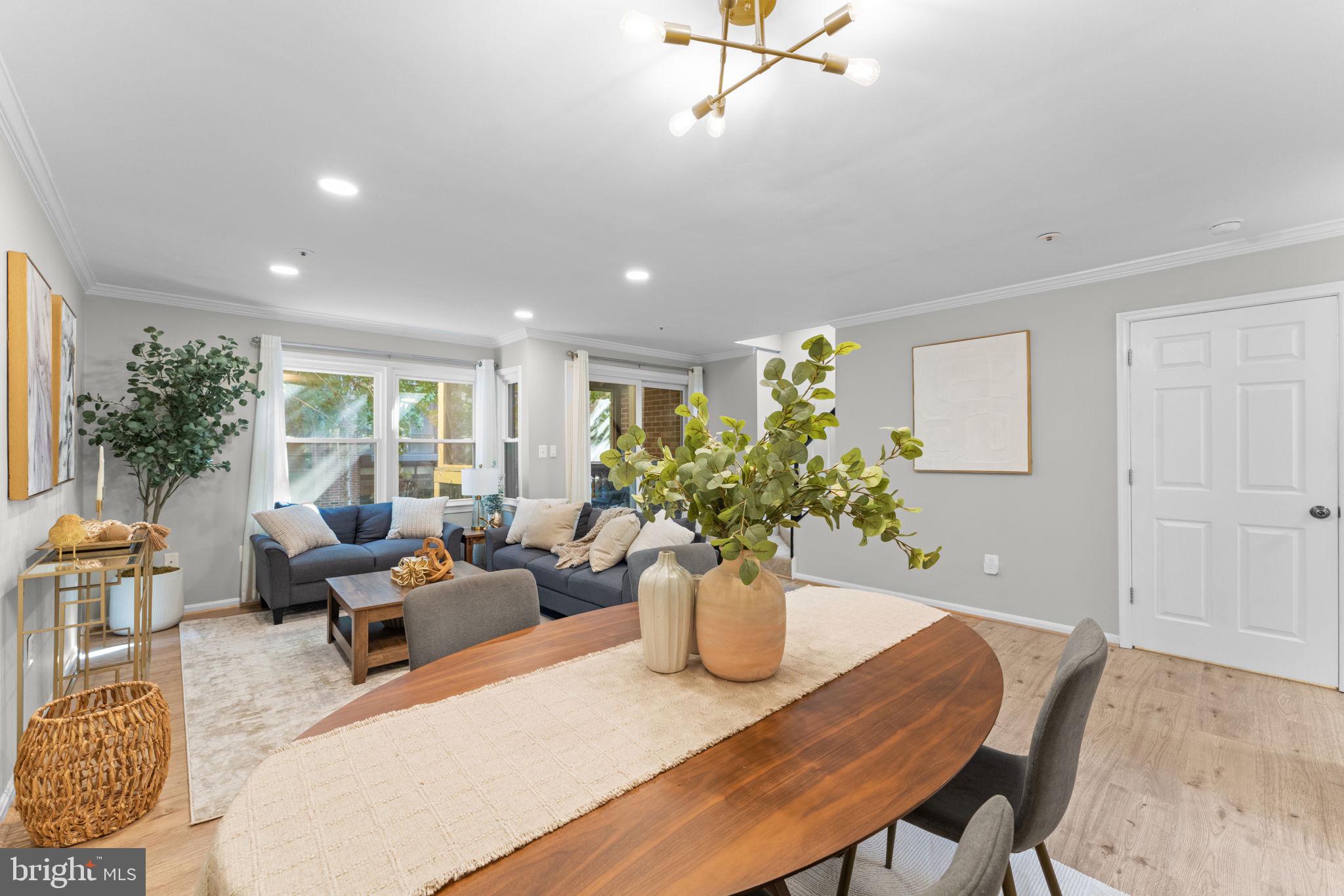TOWNES OF BALLSTON - Residential