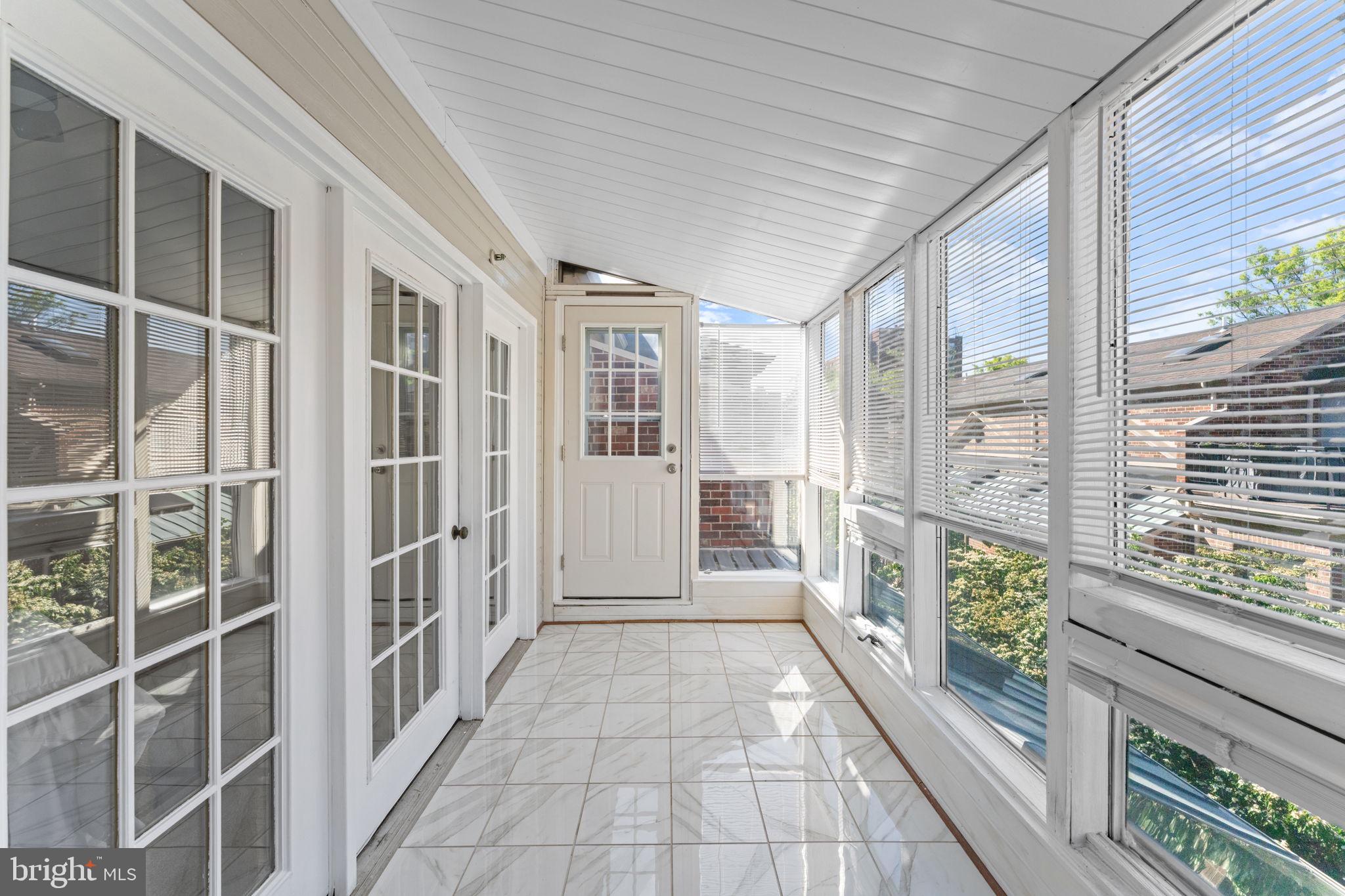 TOWNES OF BALLSTON - Residential