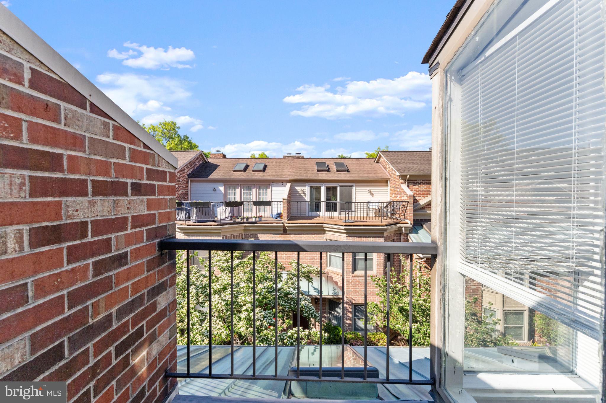 TOWNES OF BALLSTON - Residential
