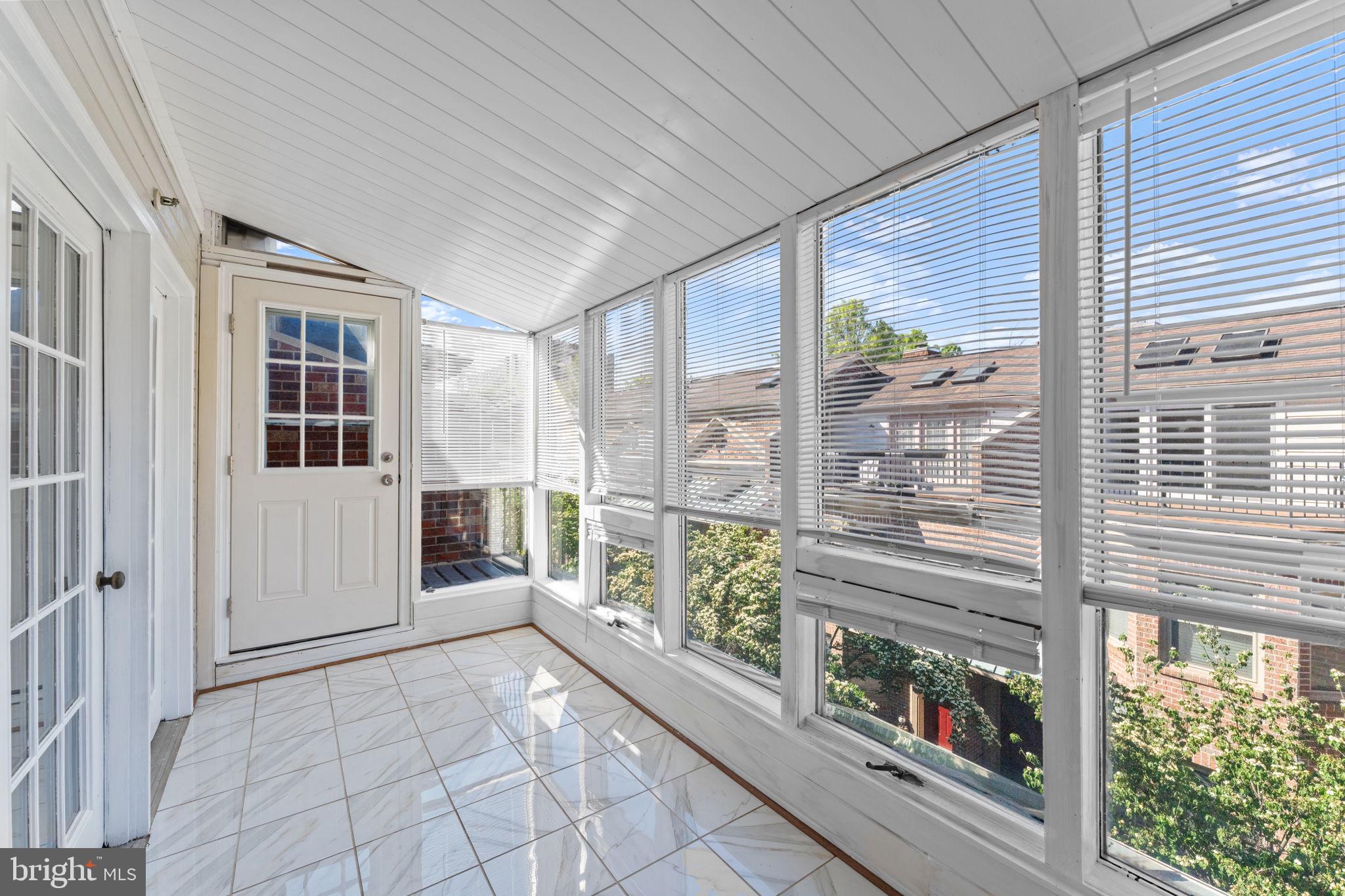 TOWNES OF BALLSTON - Residential