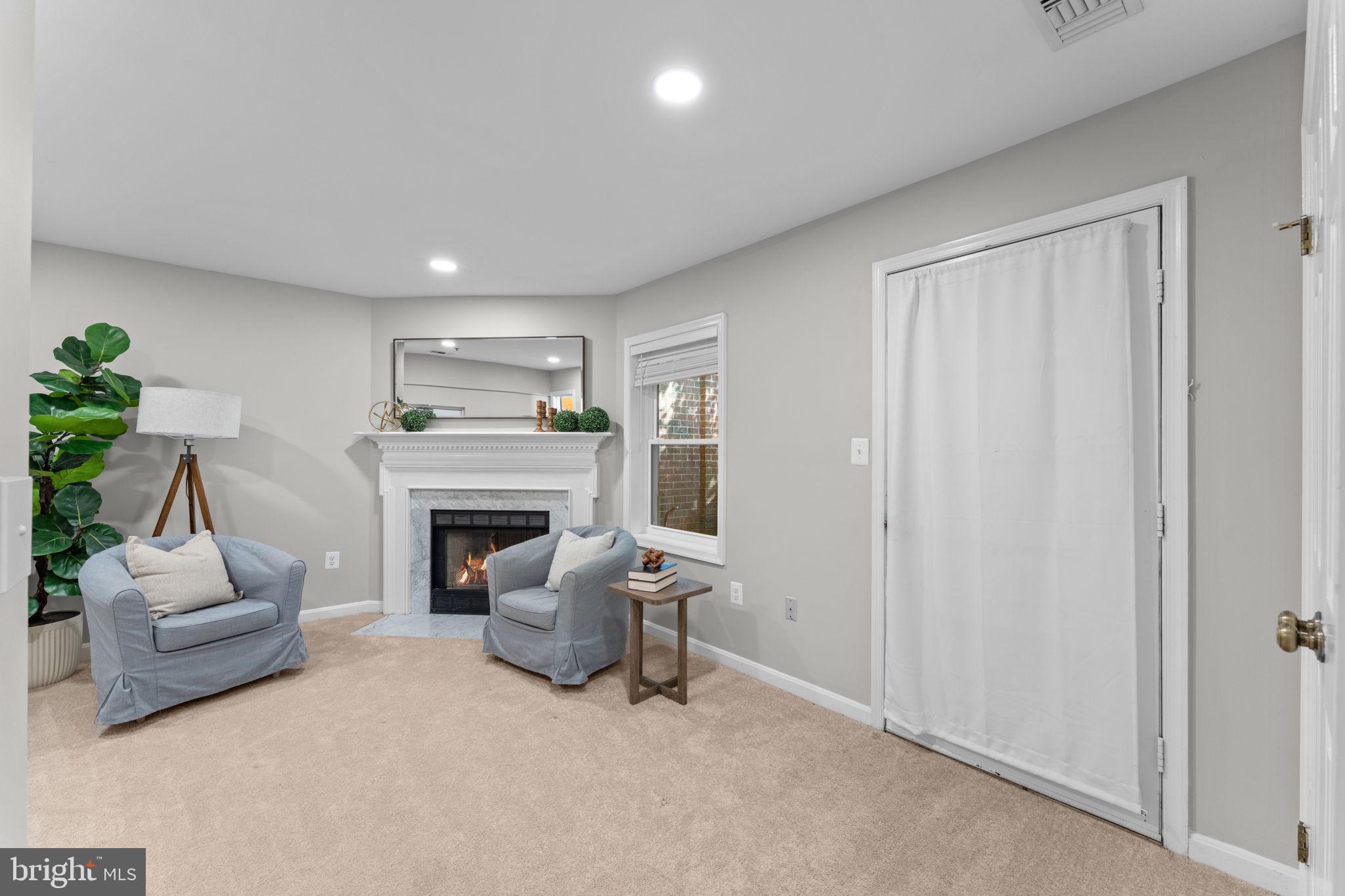 TOWNES OF BALLSTON - Residential