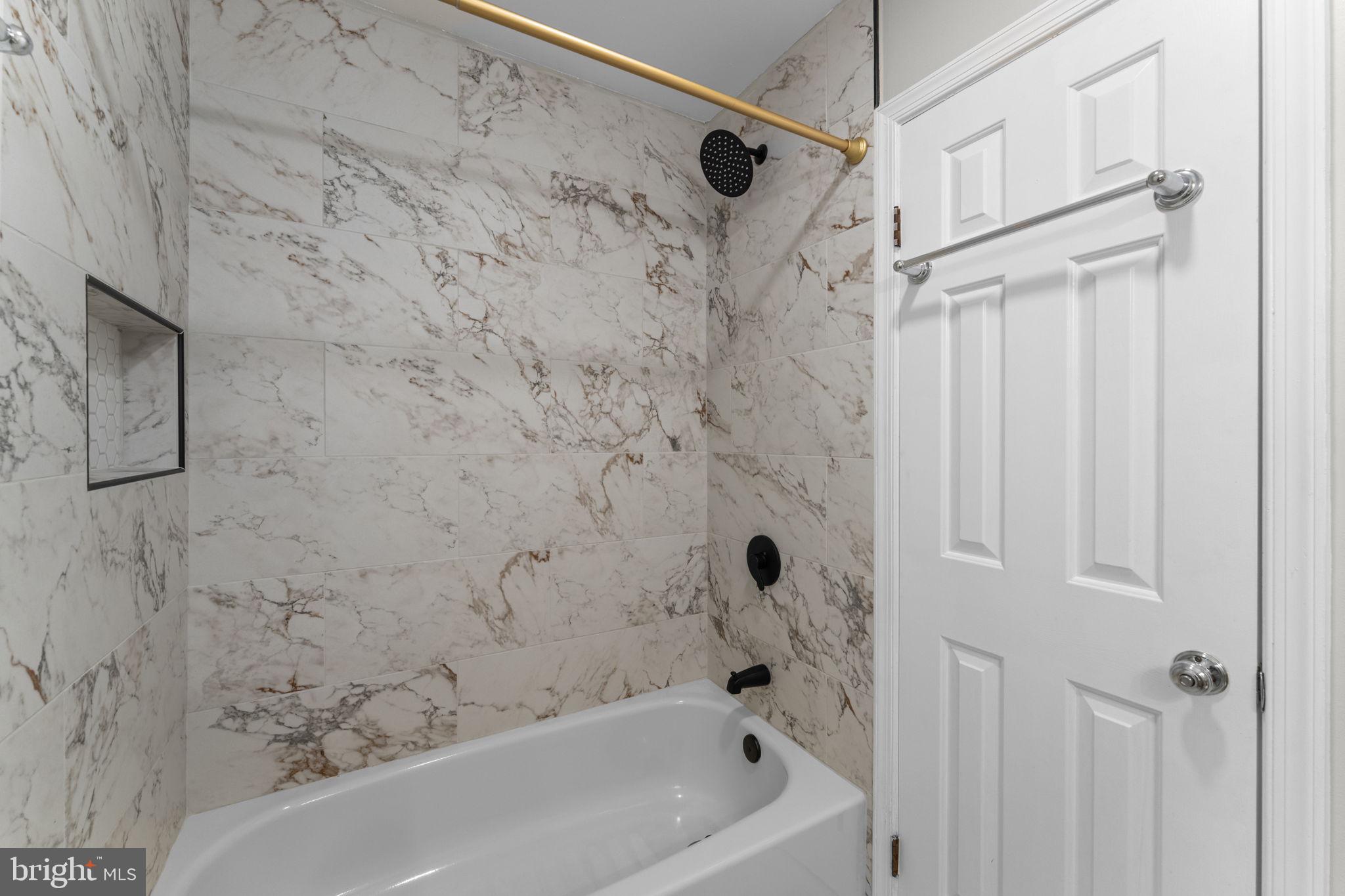TOWNES OF BALLSTON - Residential