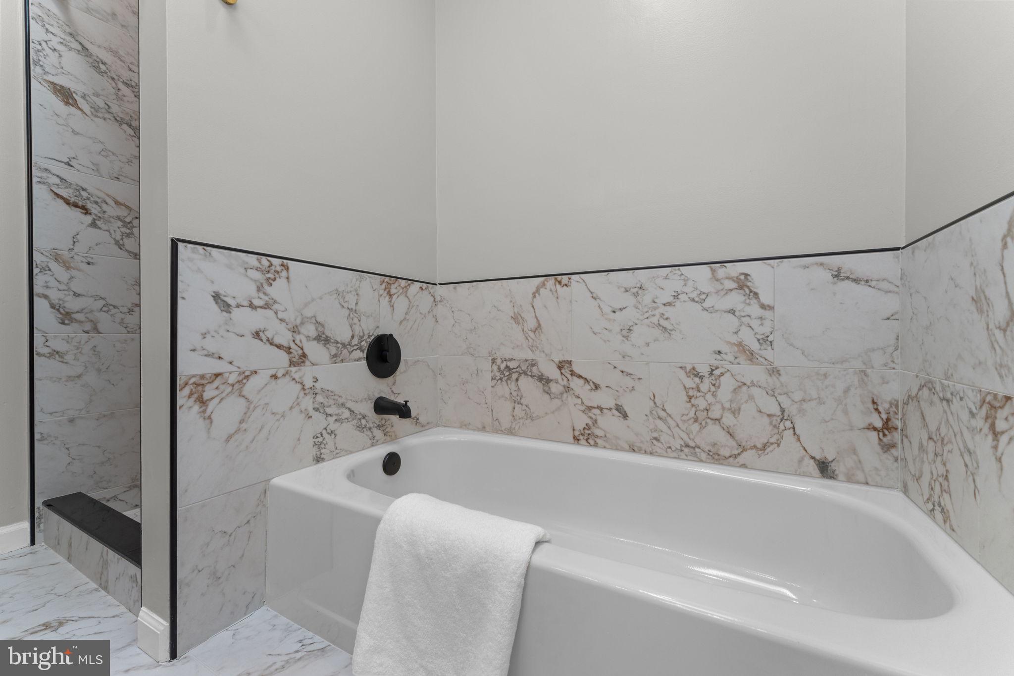 TOWNES OF BALLSTON - Residential