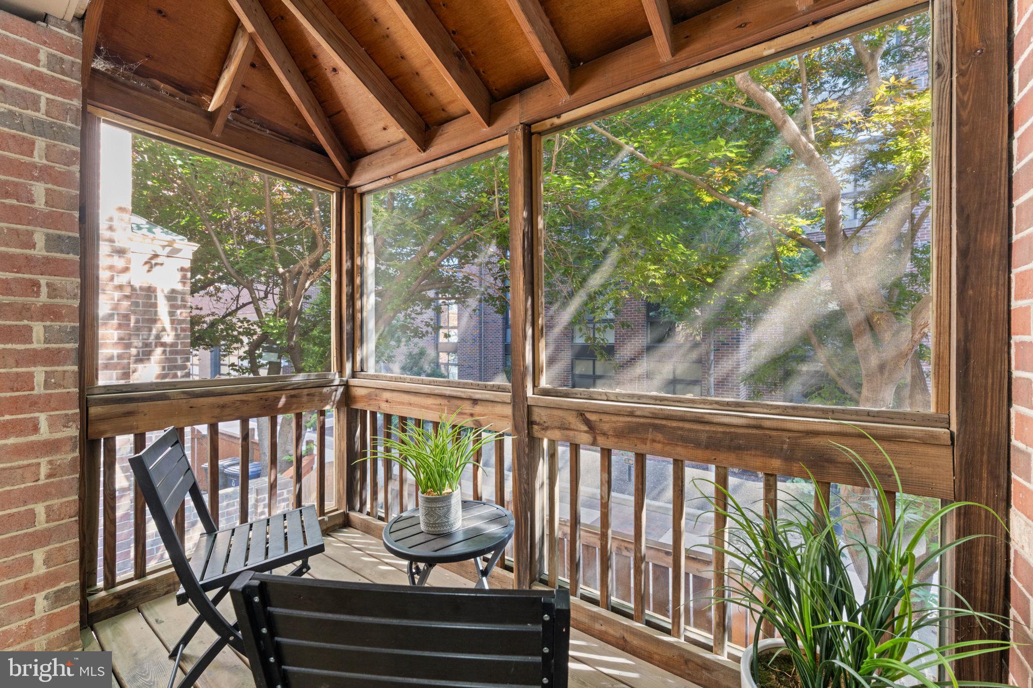 TOWNES OF BALLSTON - Residential