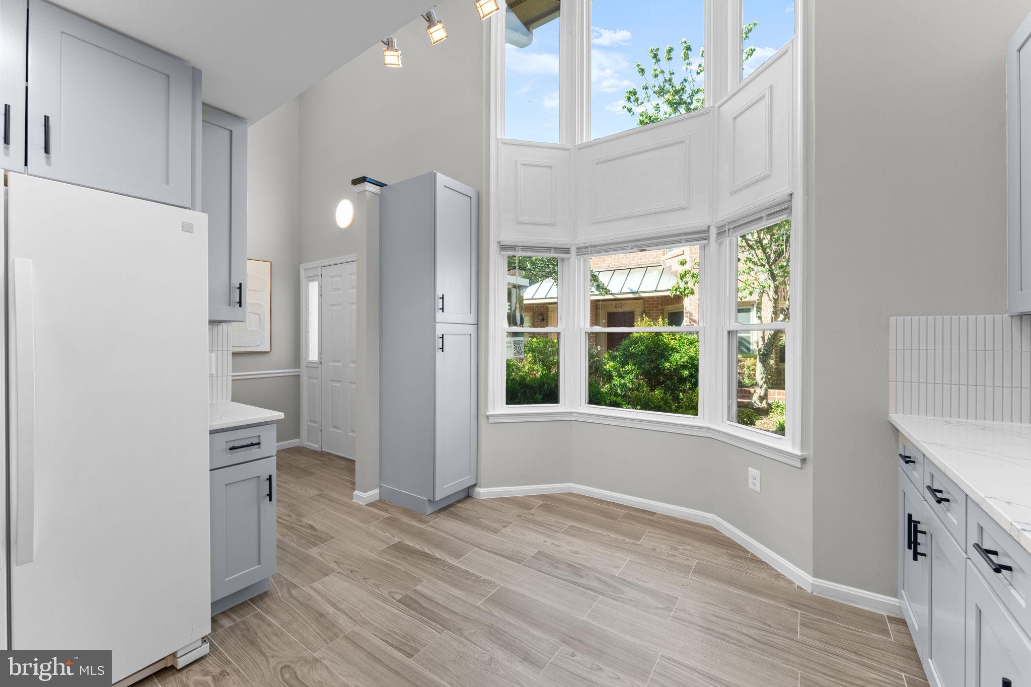 TOWNES OF BALLSTON - Residential