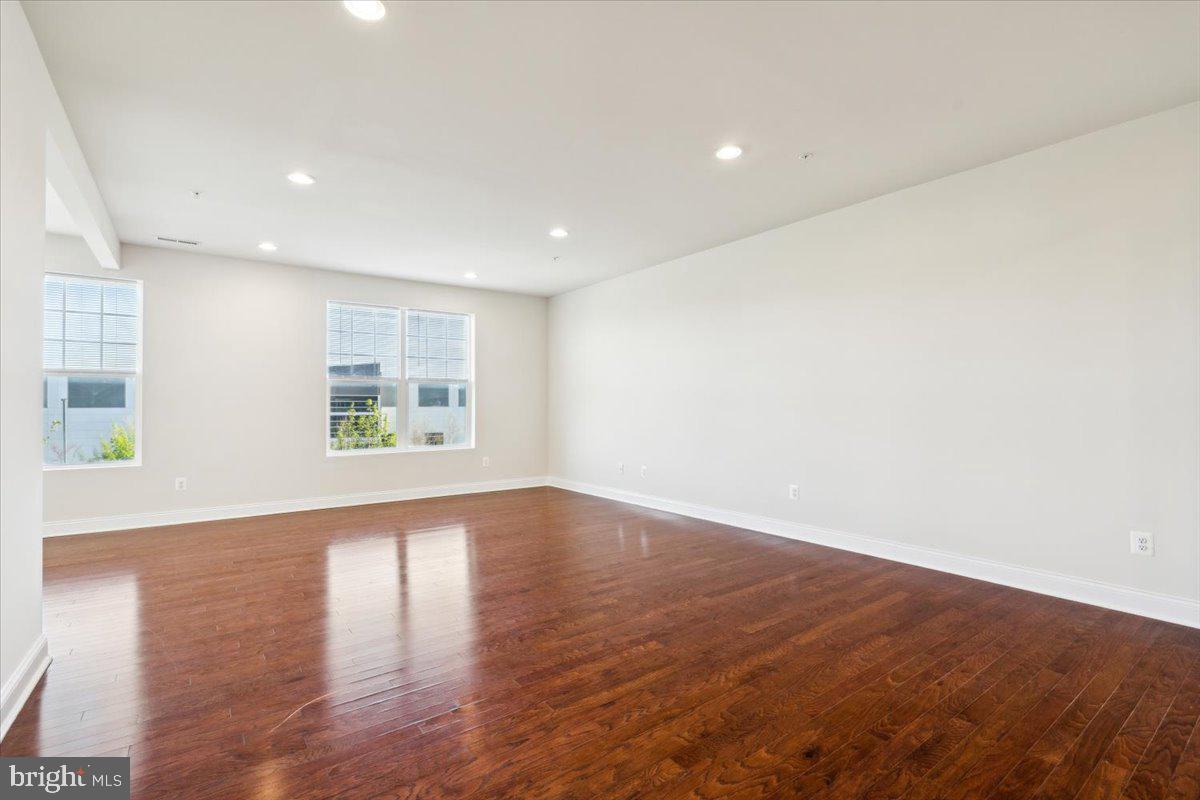 WESTVIEW SOUTH - Residential Lease