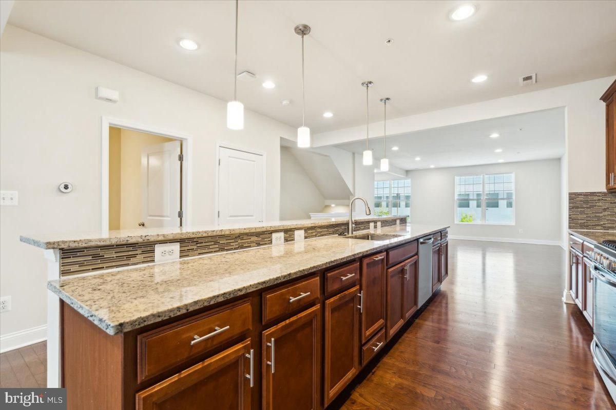 WESTVIEW SOUTH - Residential Lease