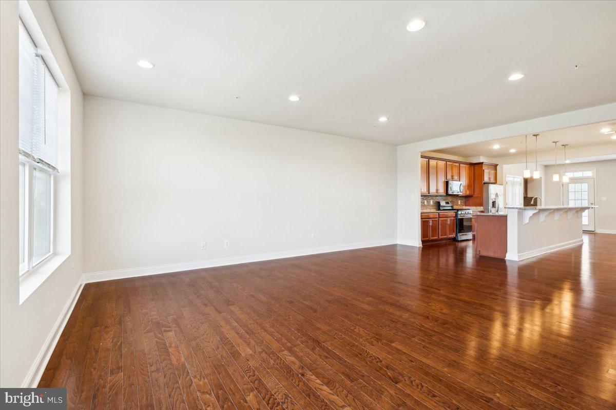 WESTVIEW SOUTH - Residential Lease