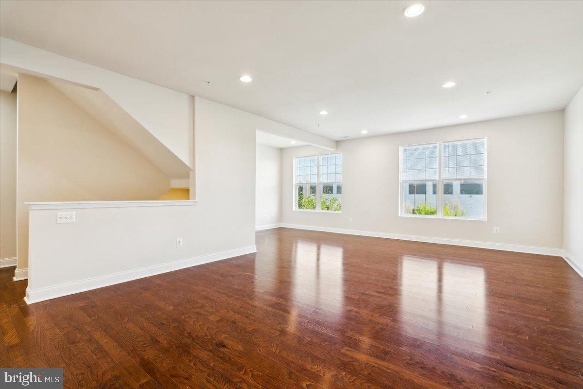 WESTVIEW SOUTH - Residential Lease