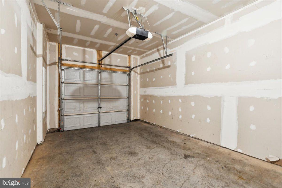 WESTVIEW SOUTH - Residential Lease