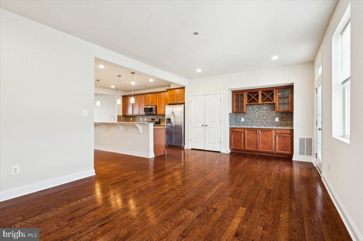 WESTVIEW SOUTH - Residential Lease