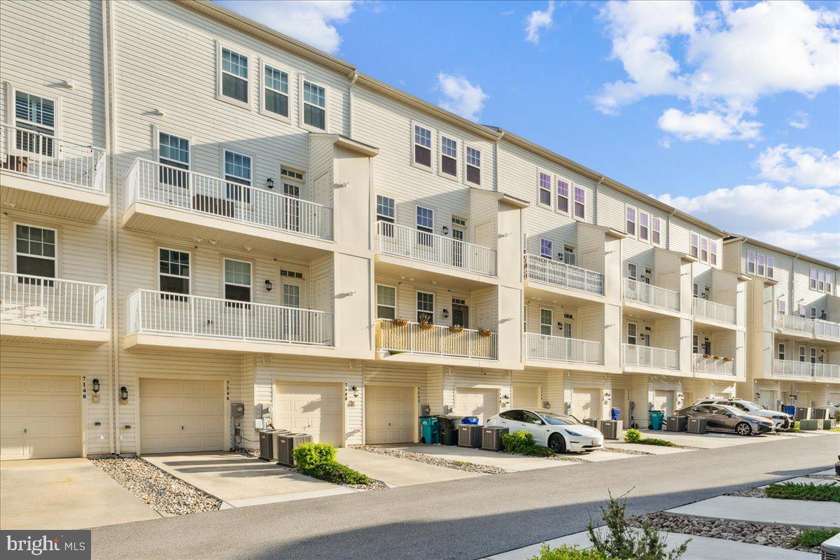 WESTVIEW SOUTH - Residential Lease