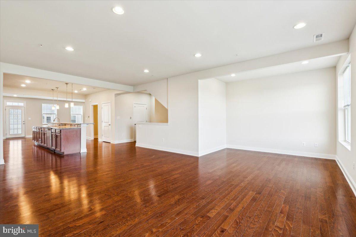 WESTVIEW SOUTH - Residential Lease