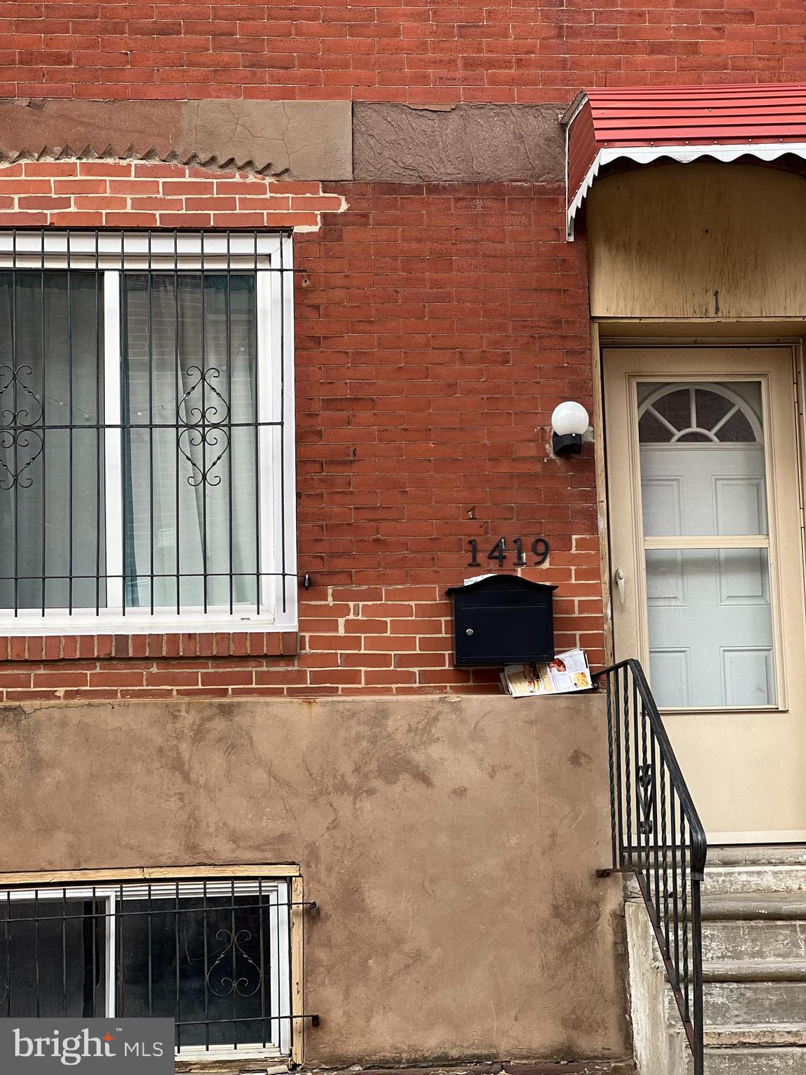 Single family dwelling currently used as a two family dwelling. Perfect for investors.
New central AC, HVAC, and water heater installed 2016.
Interior completely renovated 2016.
Located near Temple University, 10 minutes from Center City, and within walking distance from Septa Broad St Line, grocery stores. MET theater, etc. Don't miss out on this great investment opportunity. Schedule your showing today!