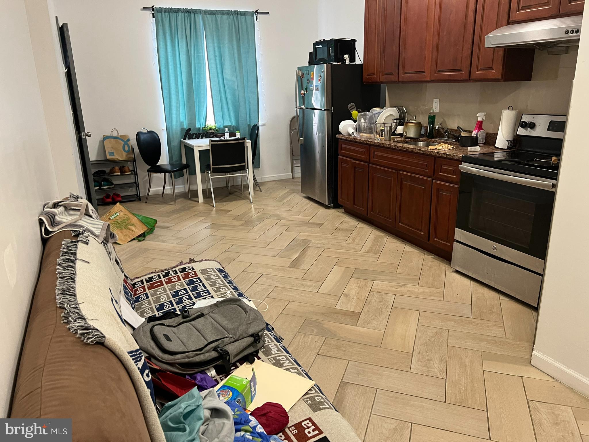 FRANCISVILLE - Residential Income