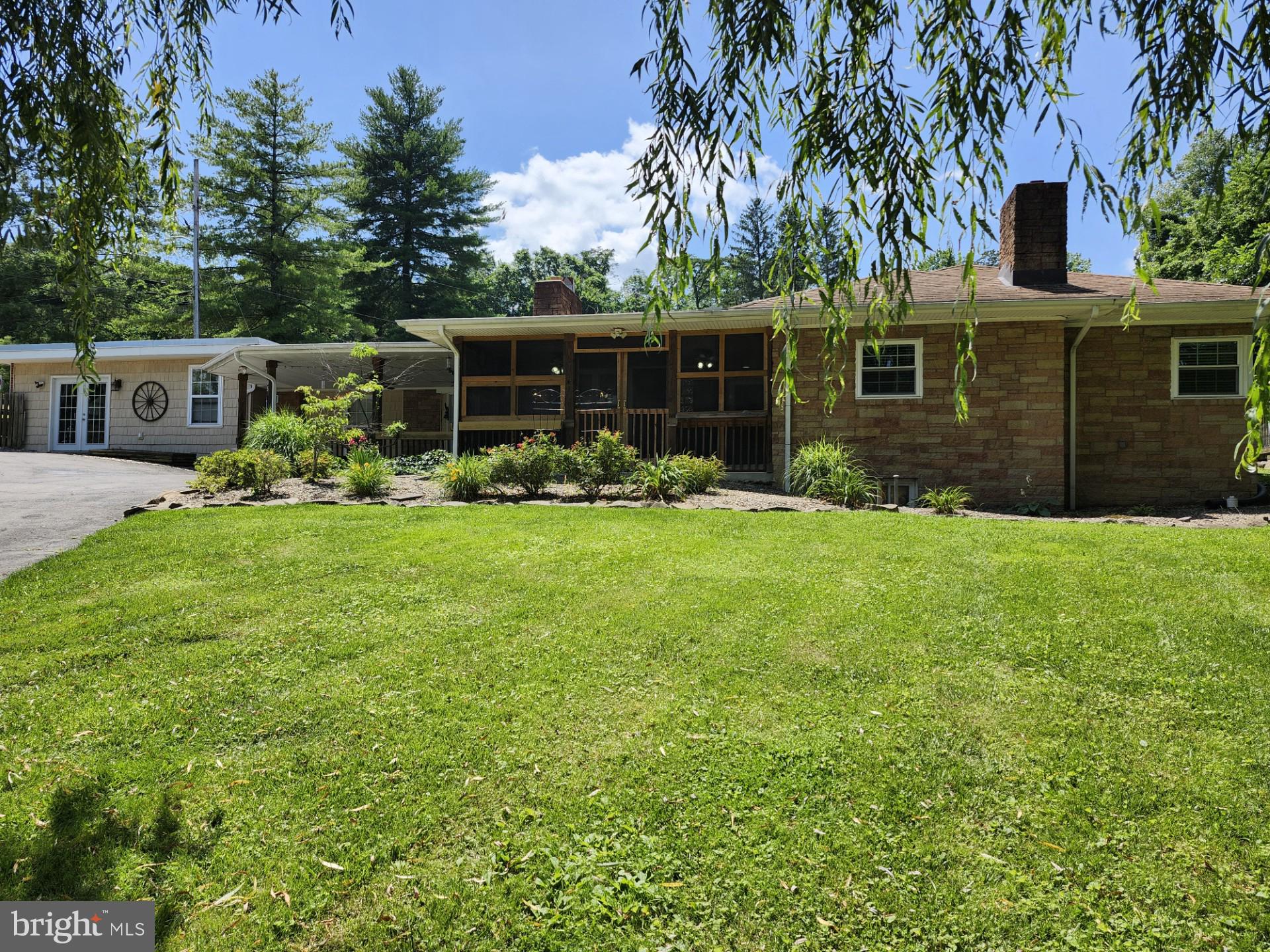 505 W GRAVEL LANE