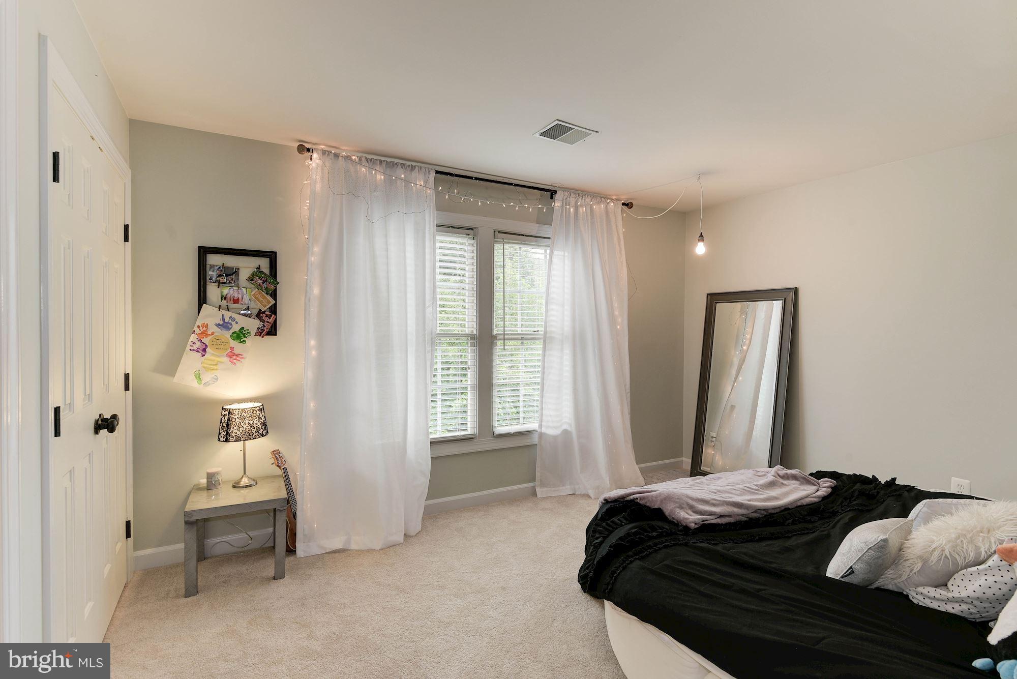 SOUTH RIDING - Residential