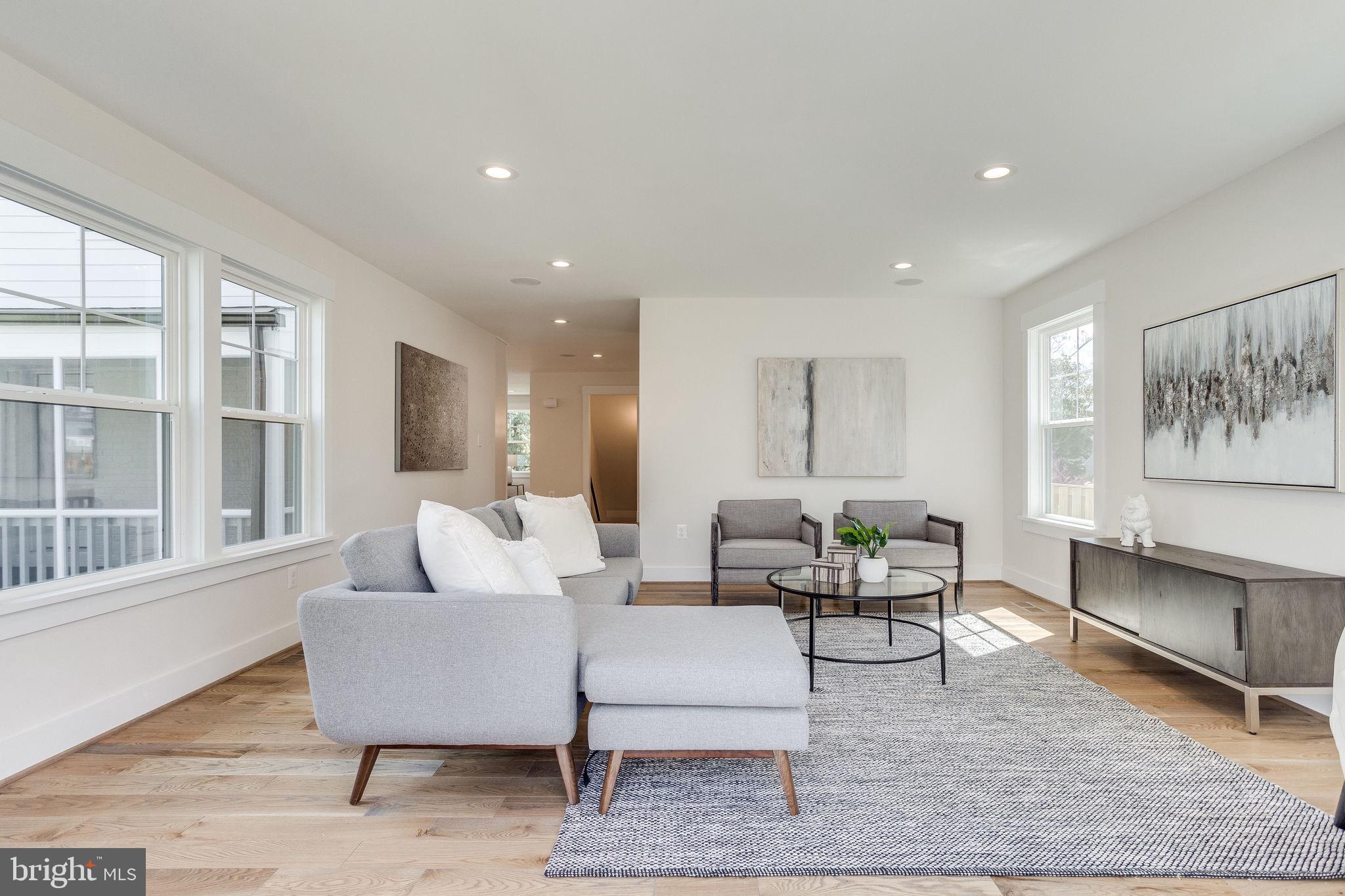 GARDEN CITY - Residential