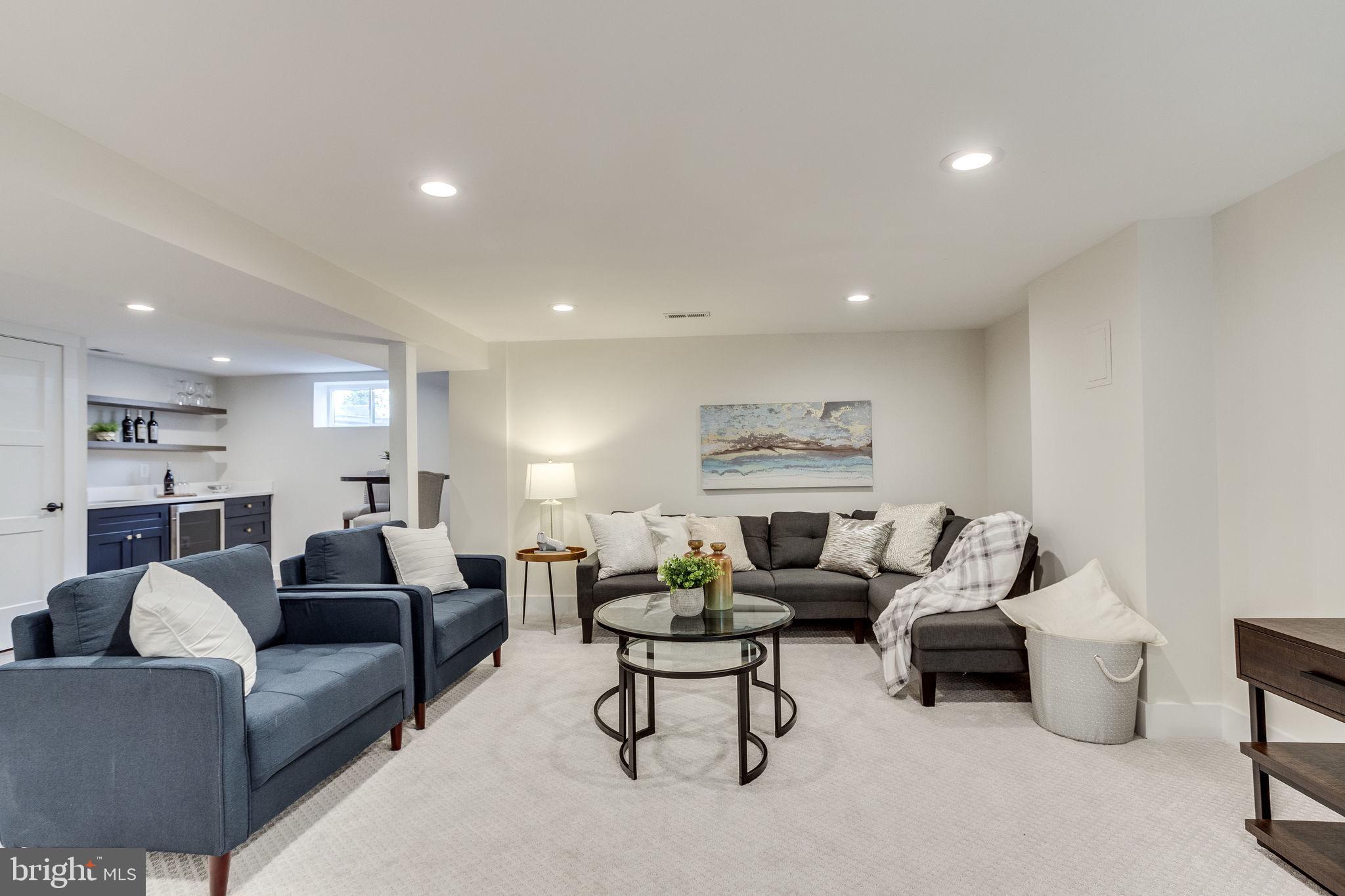 GARDEN CITY - Residential