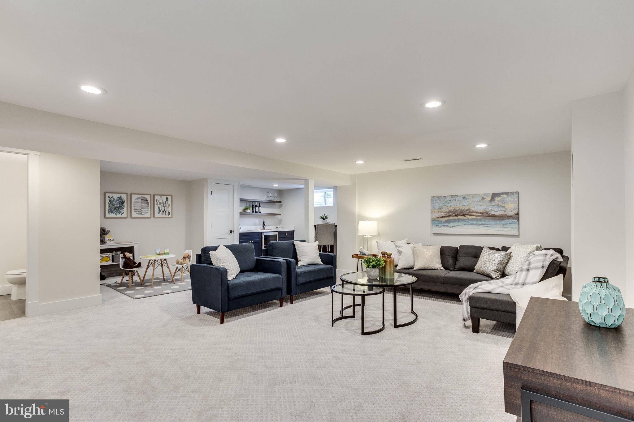 GARDEN CITY - Residential