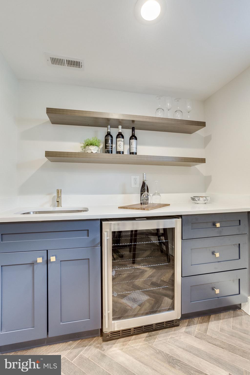 GARDEN CITY - Residential