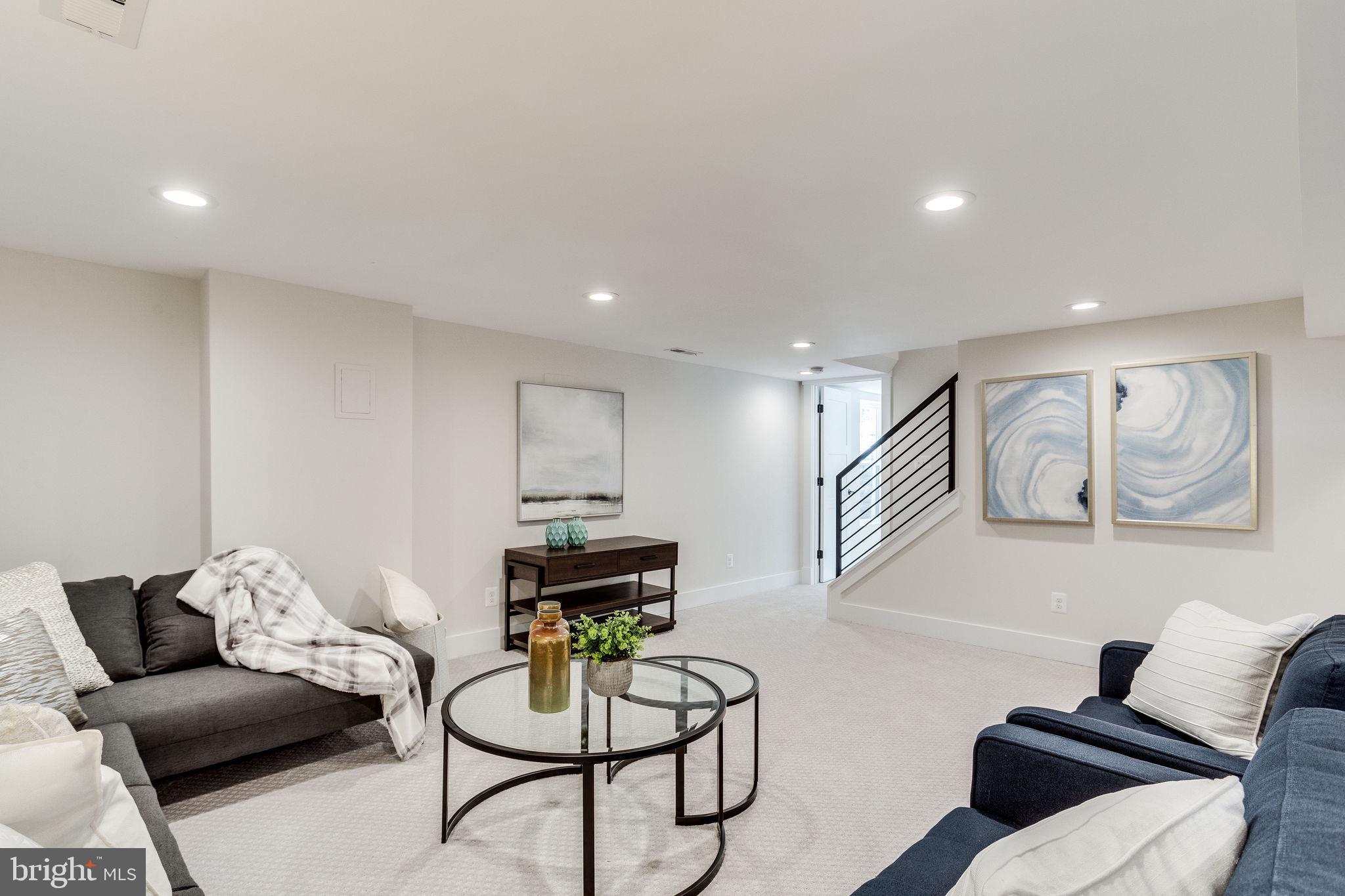 GARDEN CITY - Residential