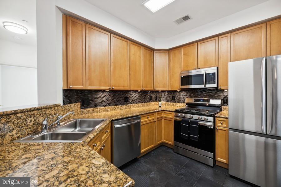 BELMONT BAY - Residential Lease