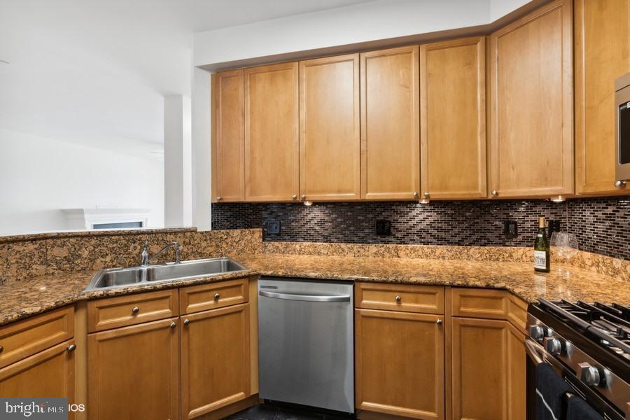 BELMONT BAY - Residential Lease