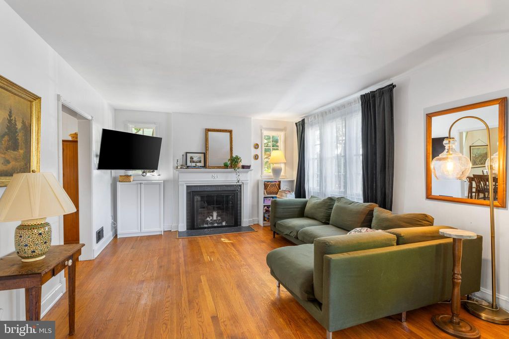 Photo of 311 Woodbourne Avenue, BALTIMORE, MD 21212 (MLS # MDBA2187384)