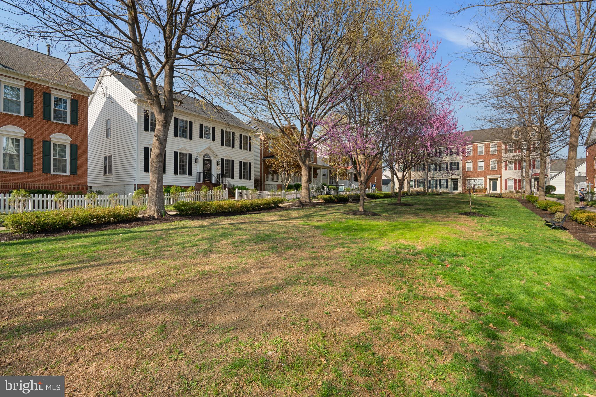 LAKELANDS - Residential