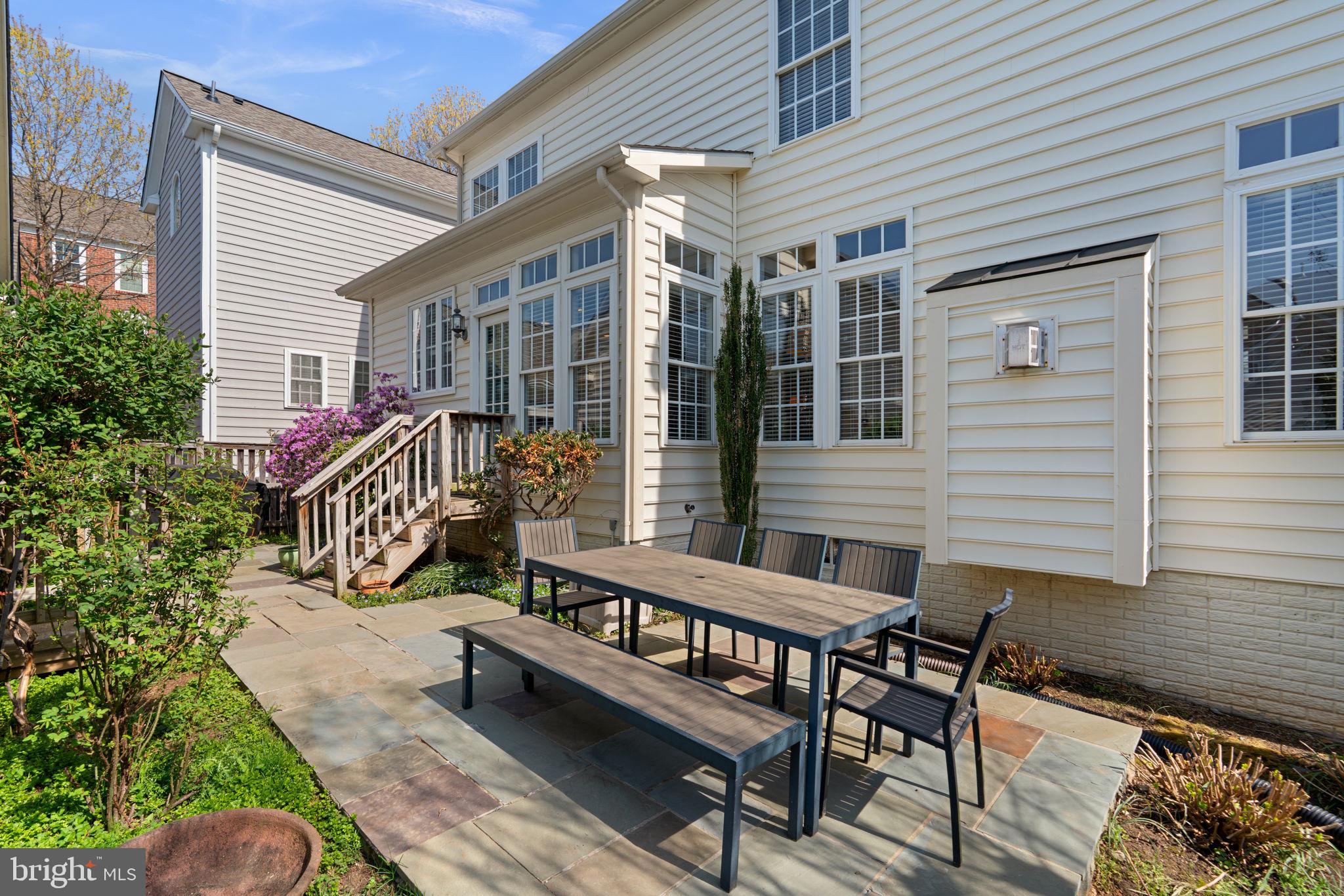 LAKELANDS - Residential