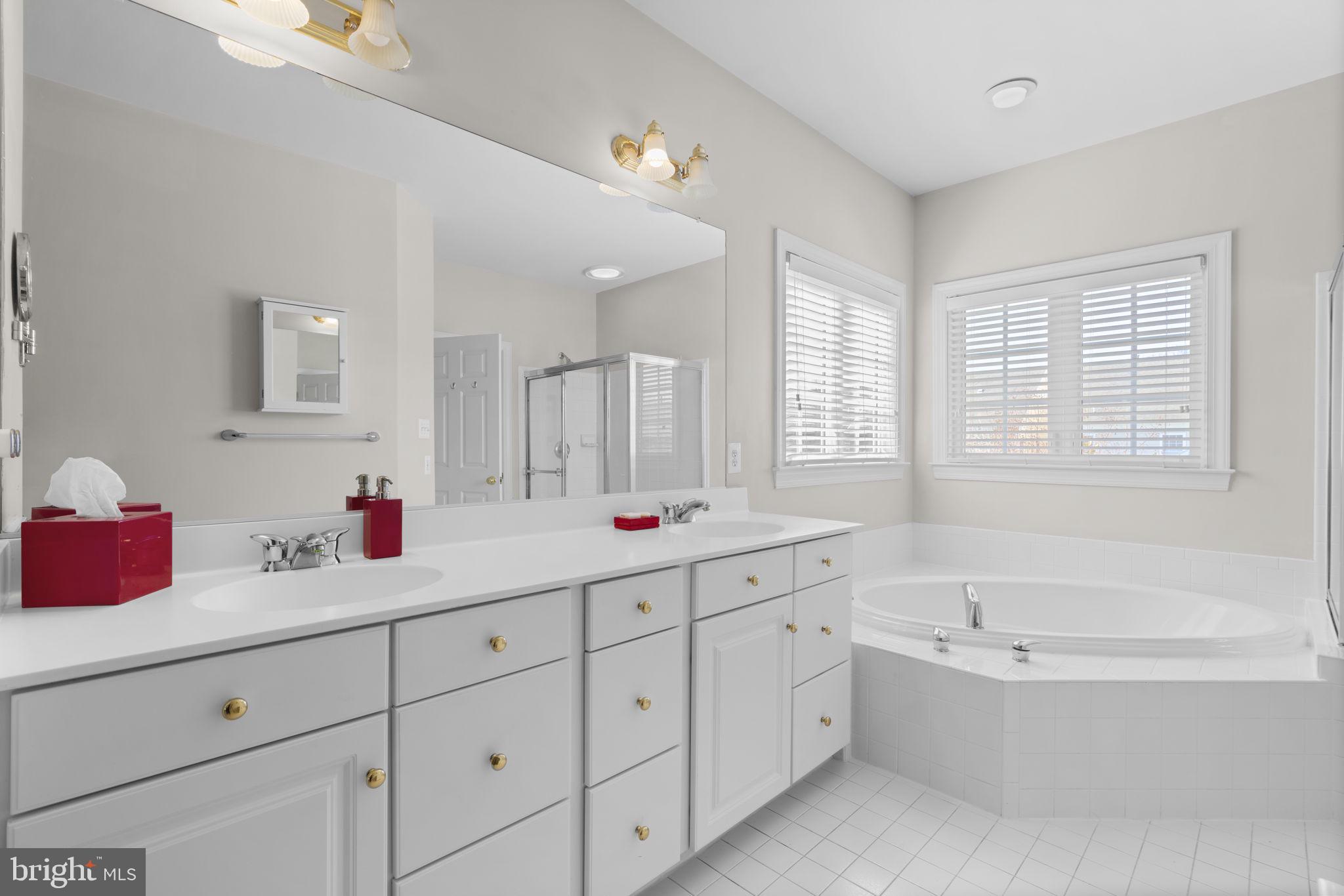 LAKELANDS - Residential