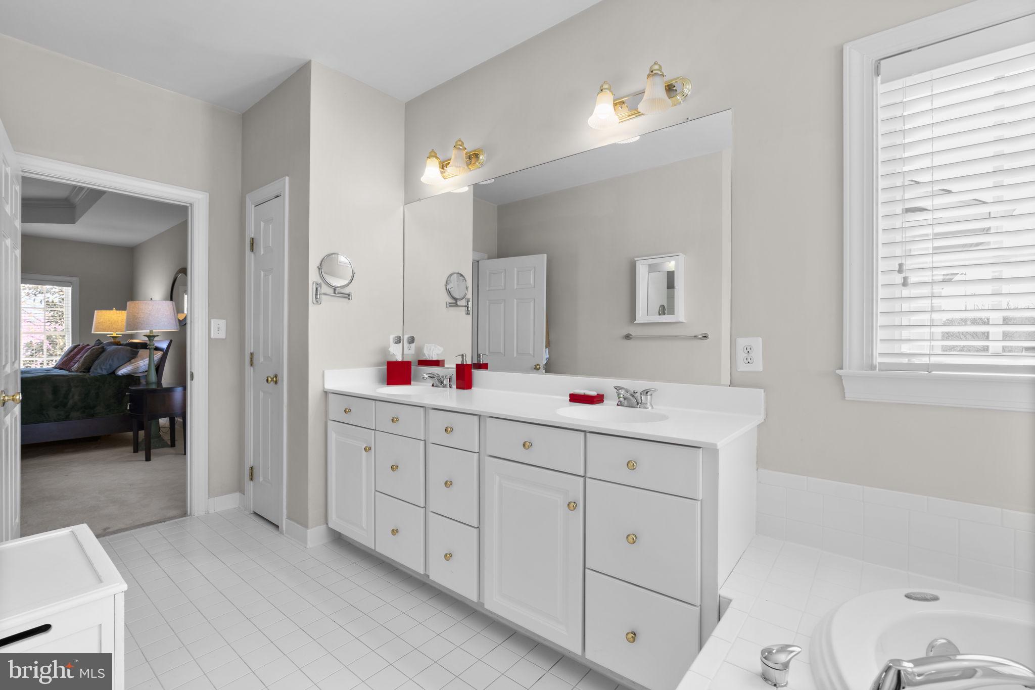 LAKELANDS - Residential