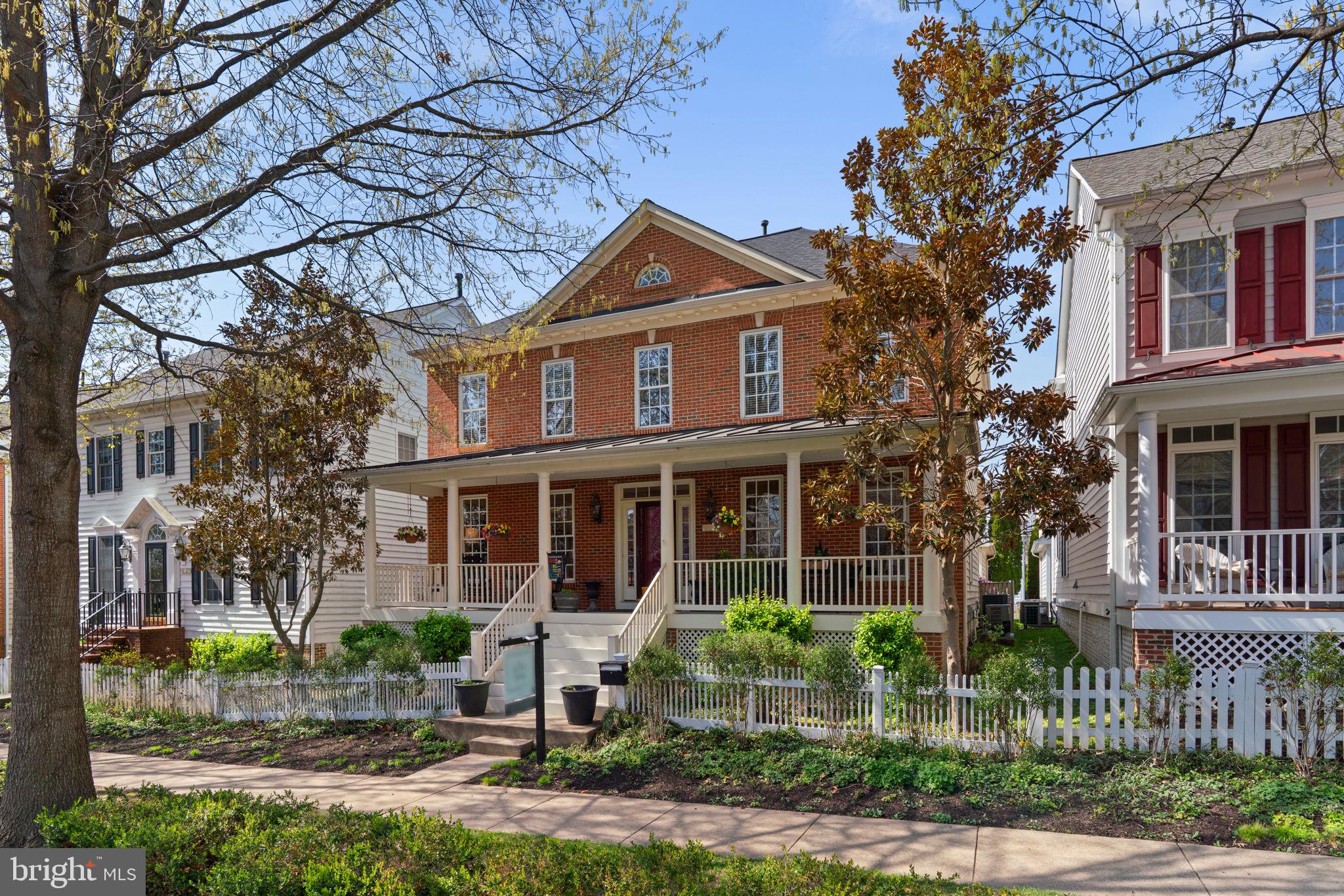 LAKELANDS - Residential