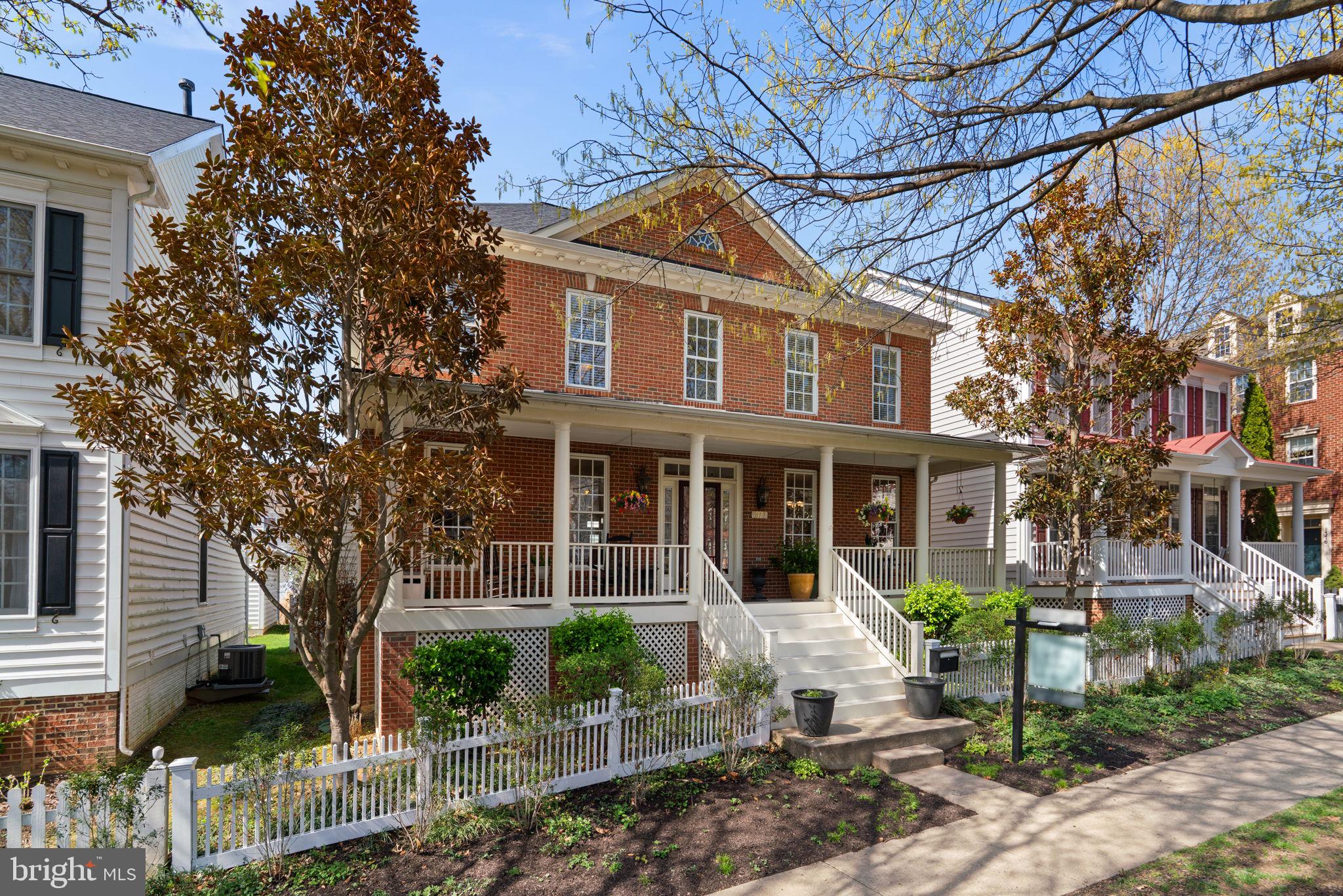 LAKELANDS - Residential