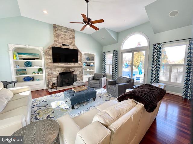 CAPTAINS HILL - Residential